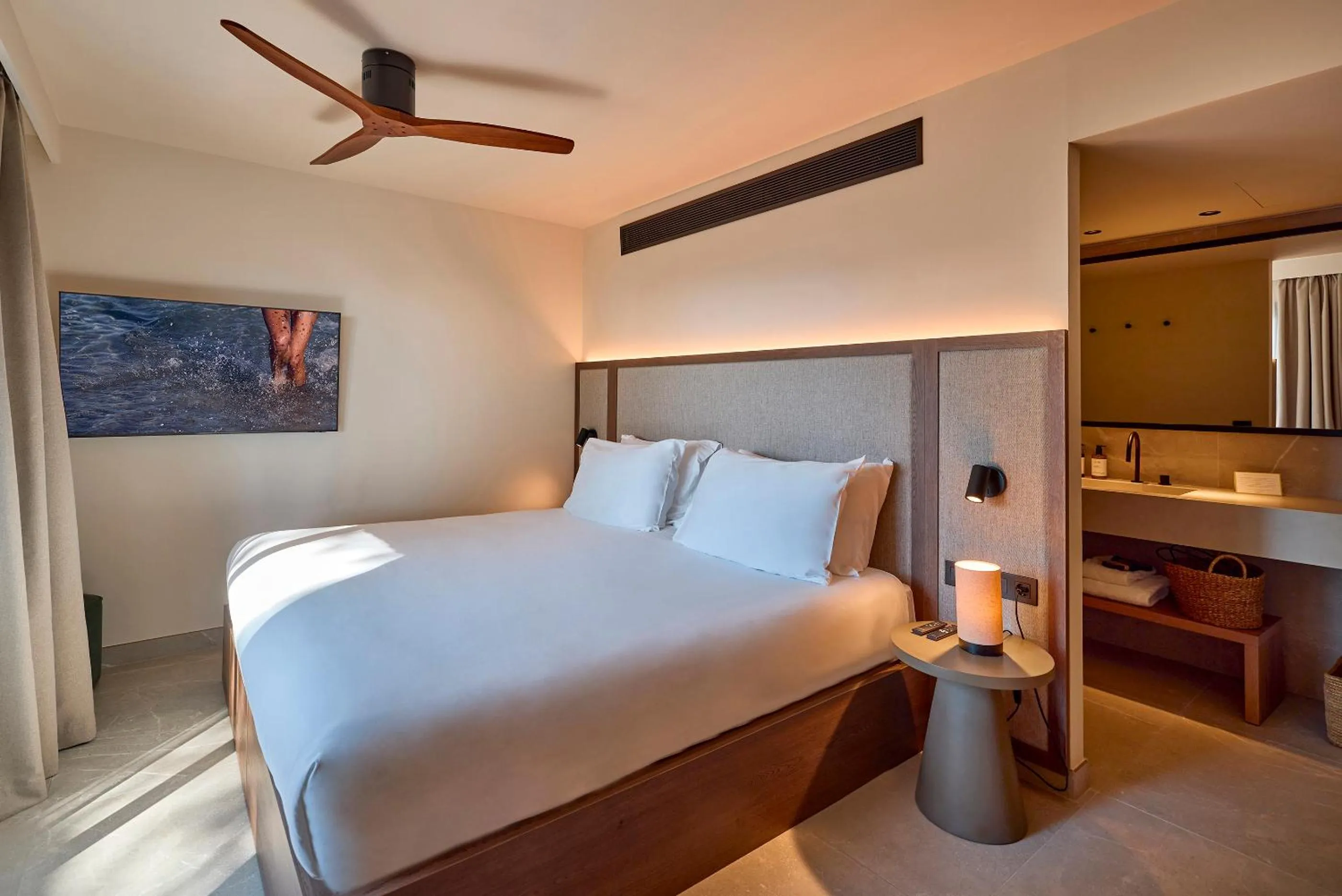 Bed in Purobeach Resort Santa Ponsa - New Opening