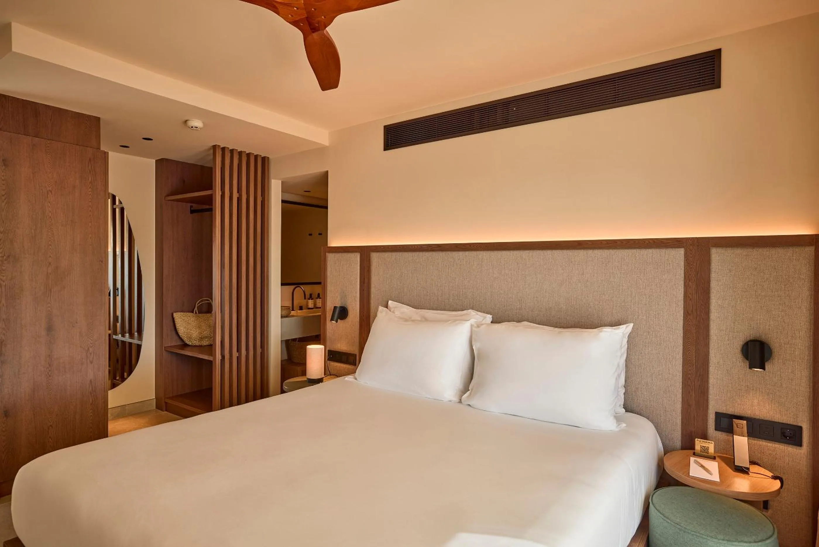 Bed in Purobeach Resort Santa Ponsa - New Opening