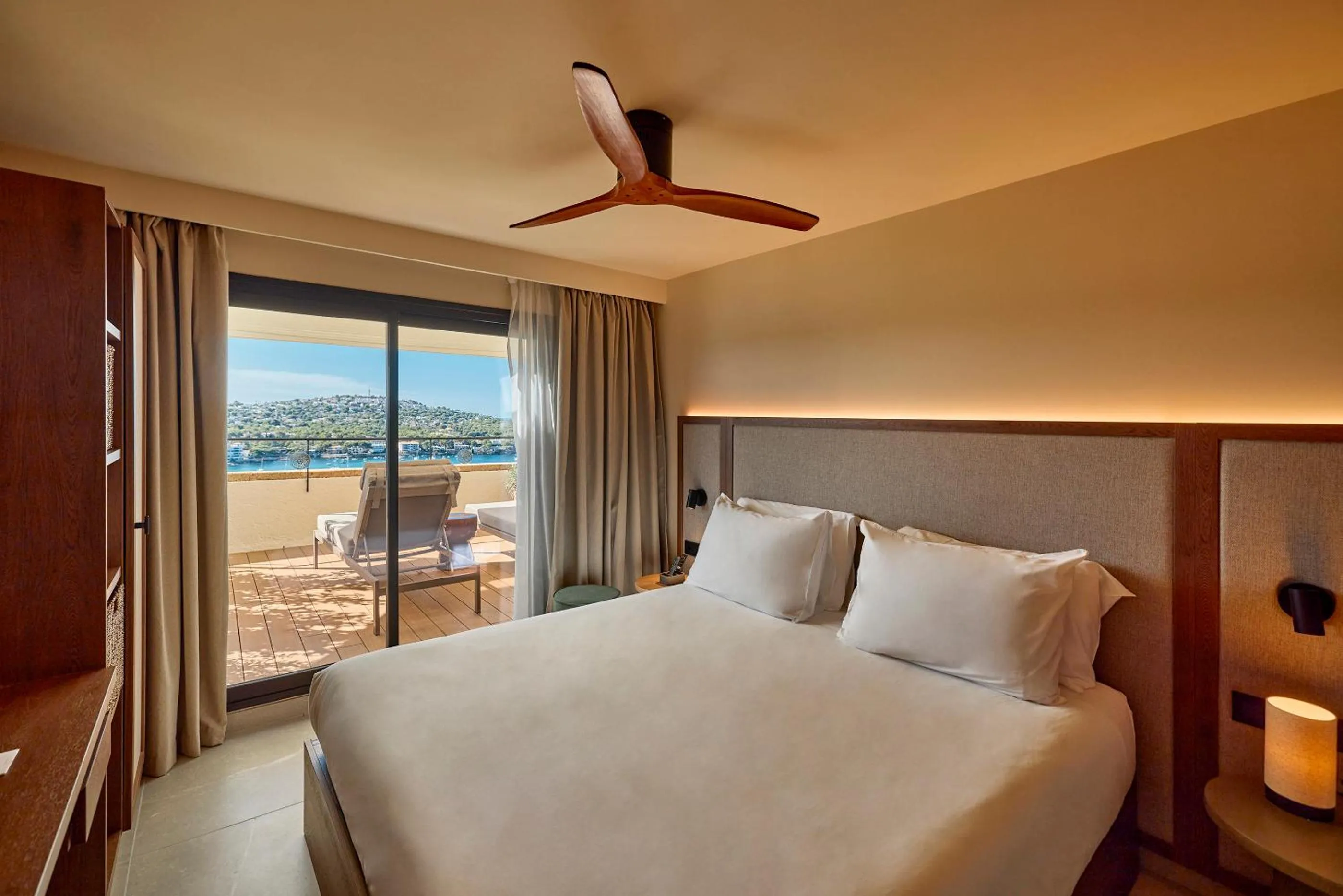 Natural landscape, Bed in Purobeach Resort Santa Ponsa - New Opening