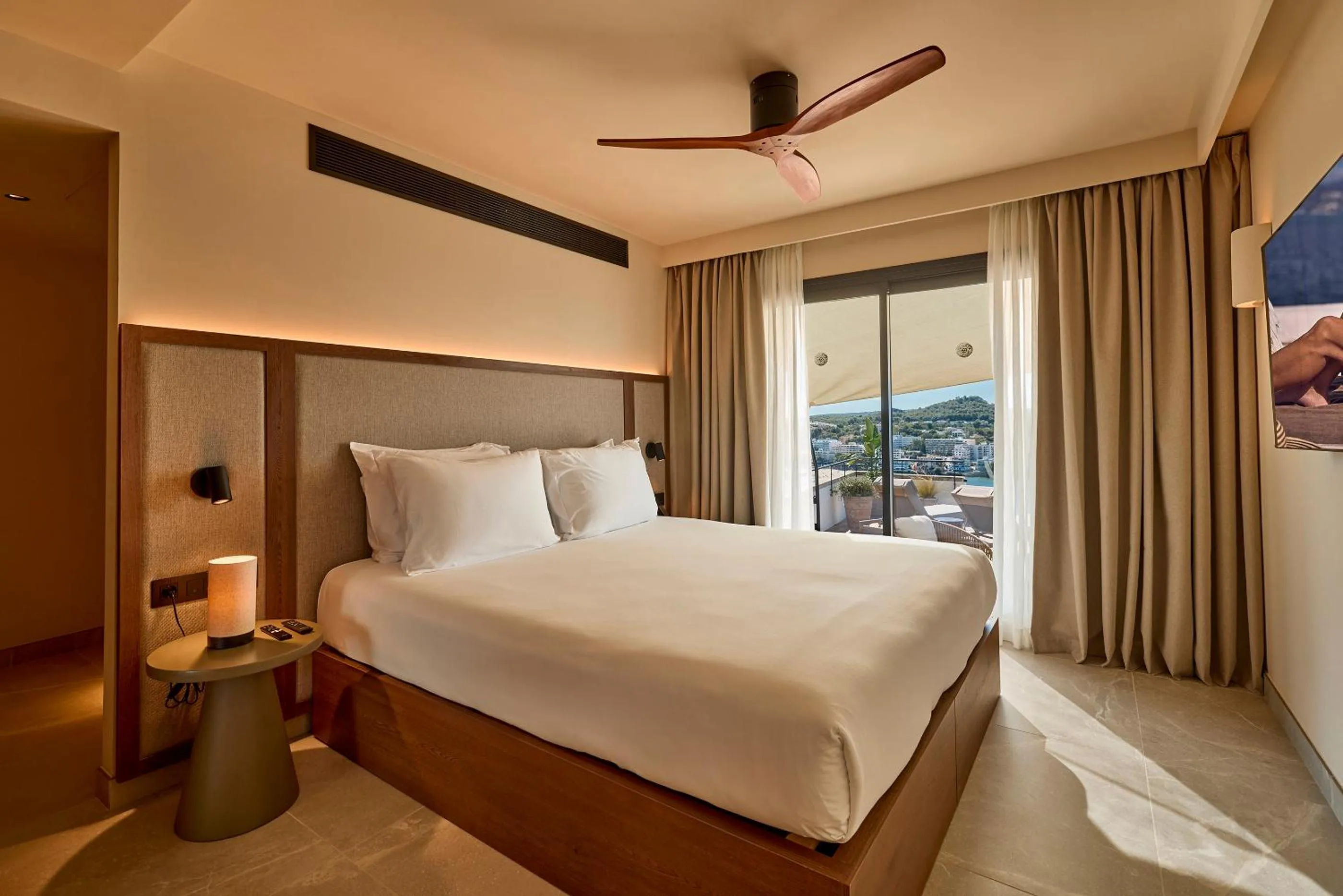 TV and multimedia, Bed in Purobeach Resort Santa Ponsa - New Opening