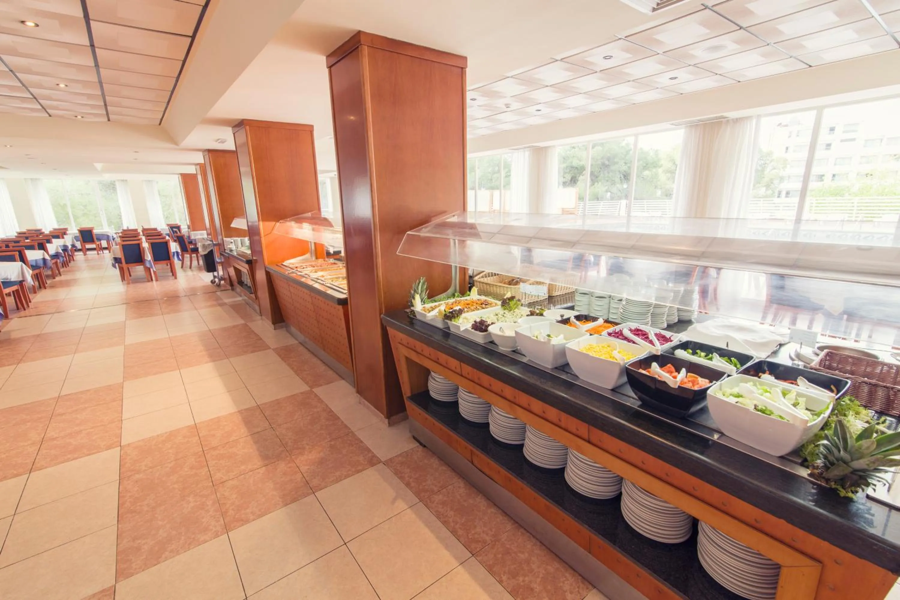 Restaurant/places to eat in azuLine Hotel Bahamas y Bahamas II