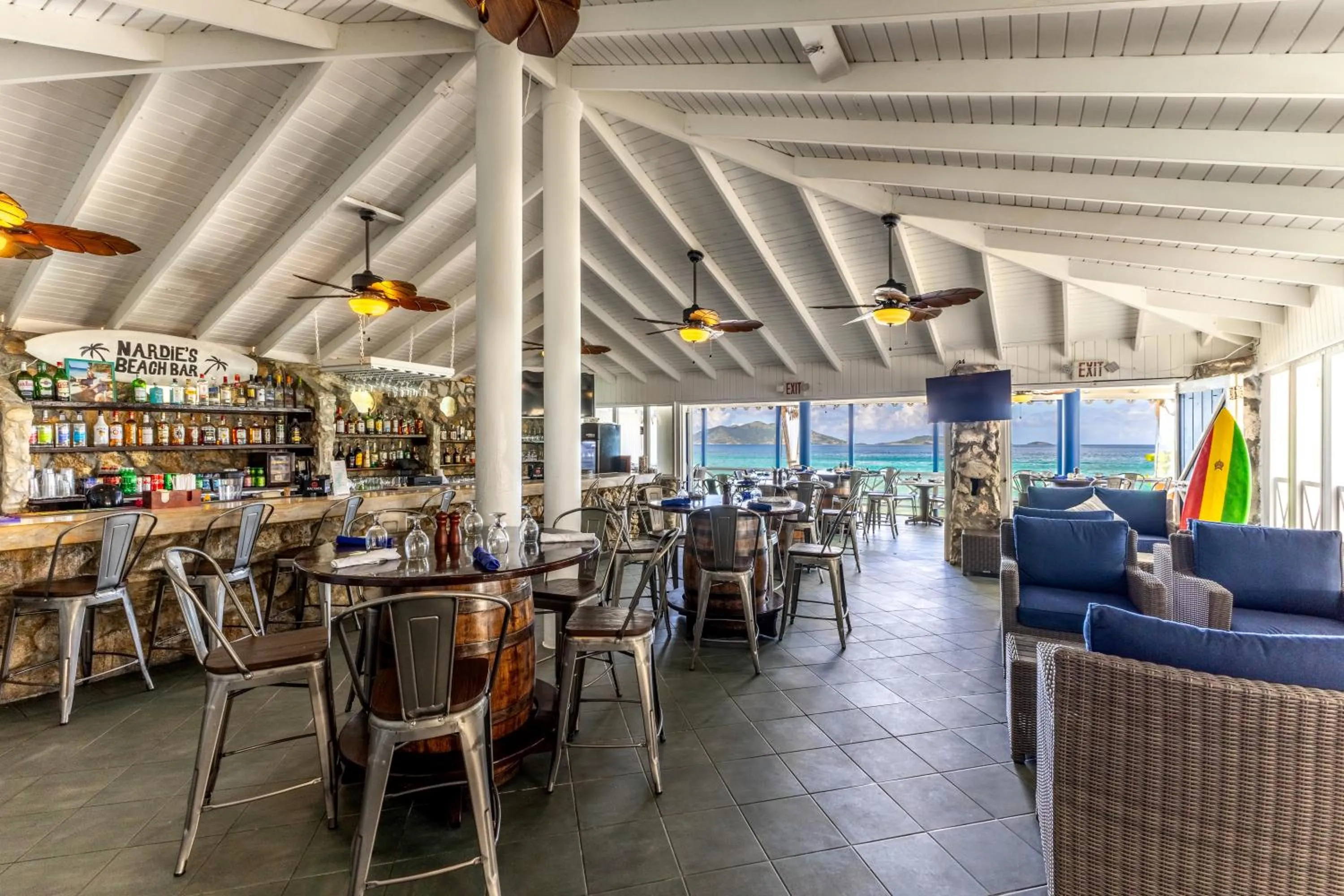 Lounge or bar in Sebastian's on the beach hotel