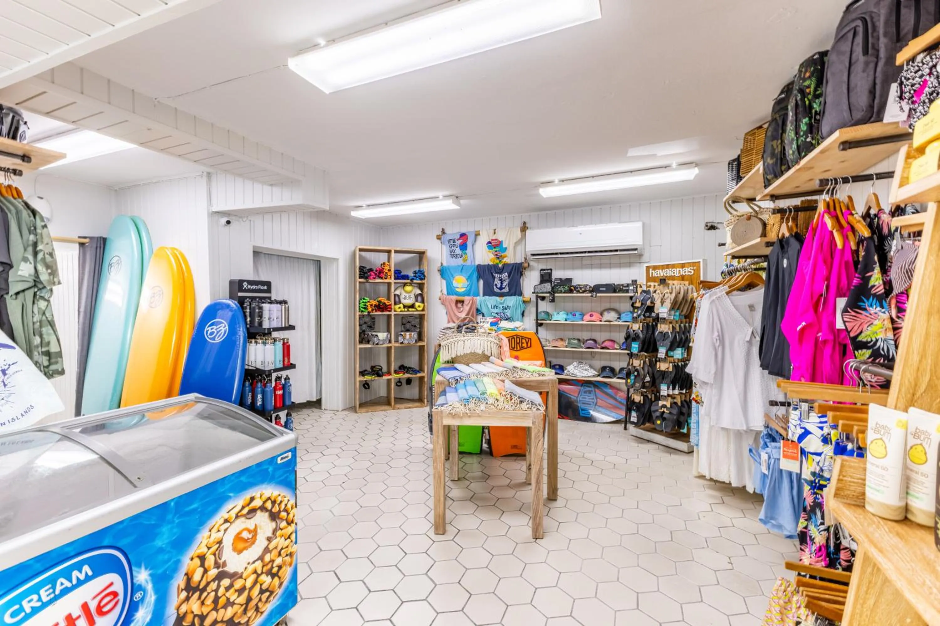 On-site shops in Sebastian's on the beach hotel