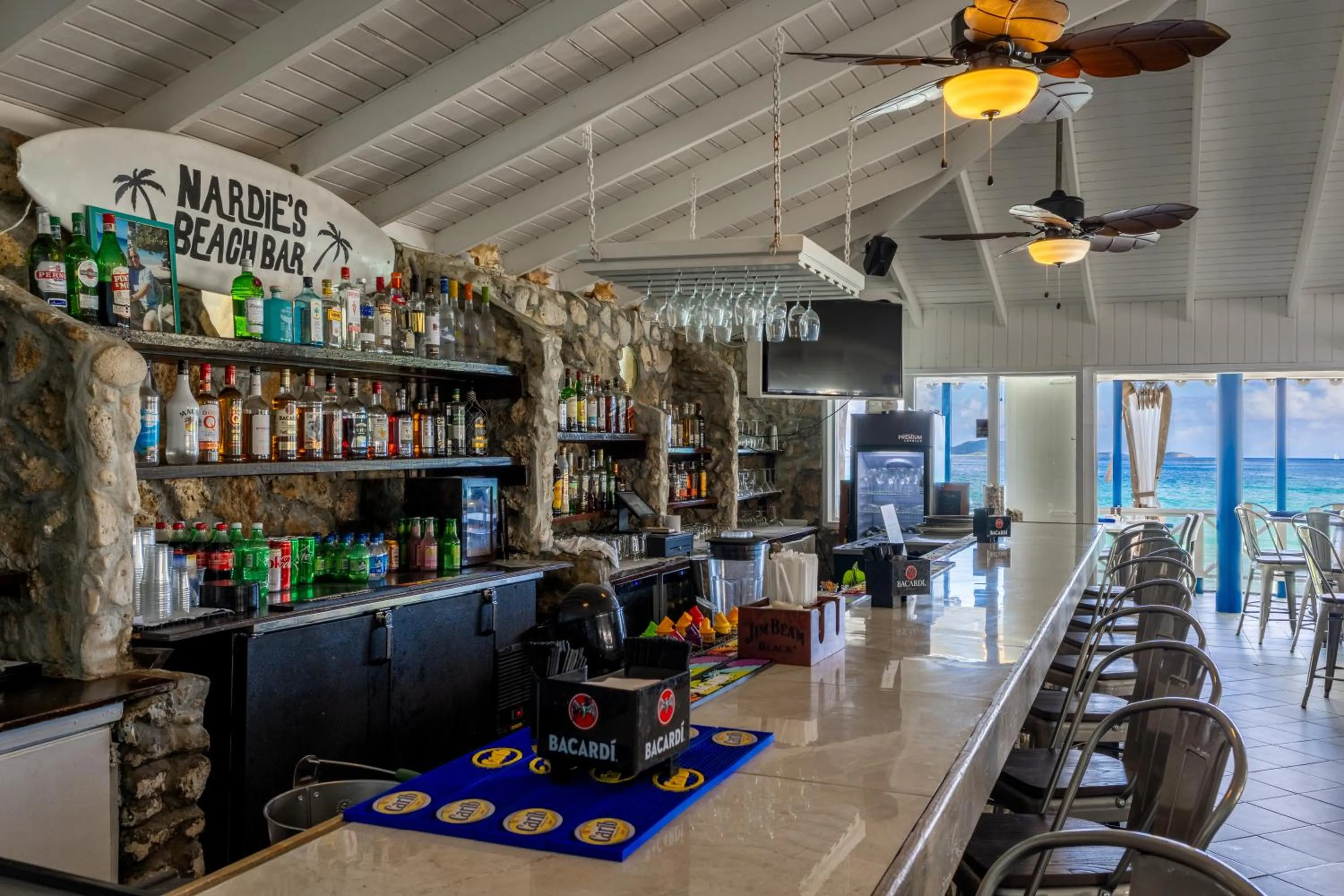 Lounge or bar in Sebastian's on the beach hotel