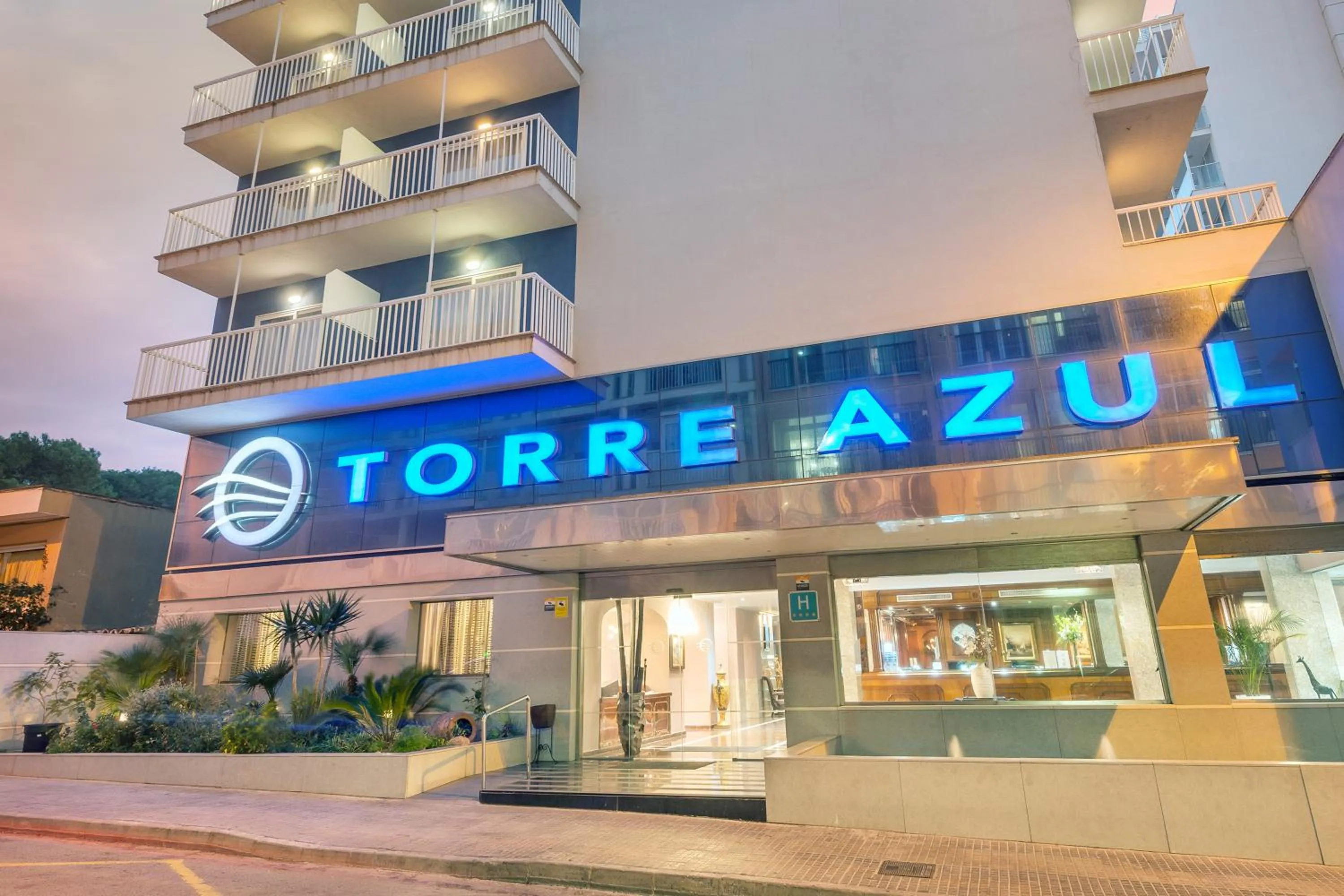 Property building in Hotel Torre Azul & Spa - Adults Only