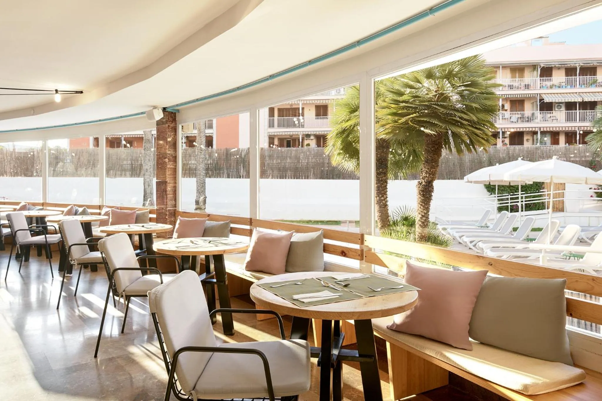 Restaurant/places to eat in tent Playa de Palma