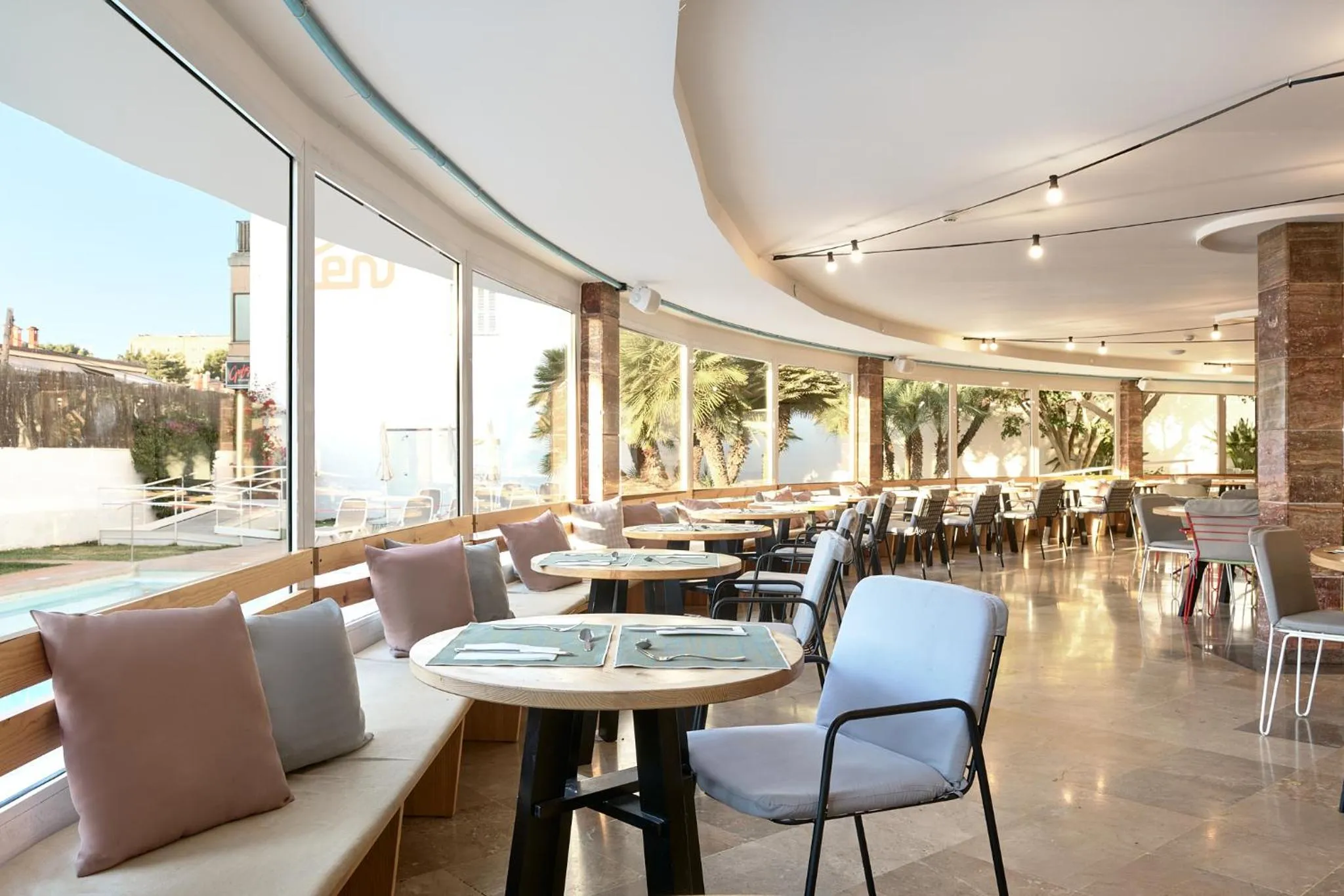 Restaurant/places to eat in tent Playa de Palma