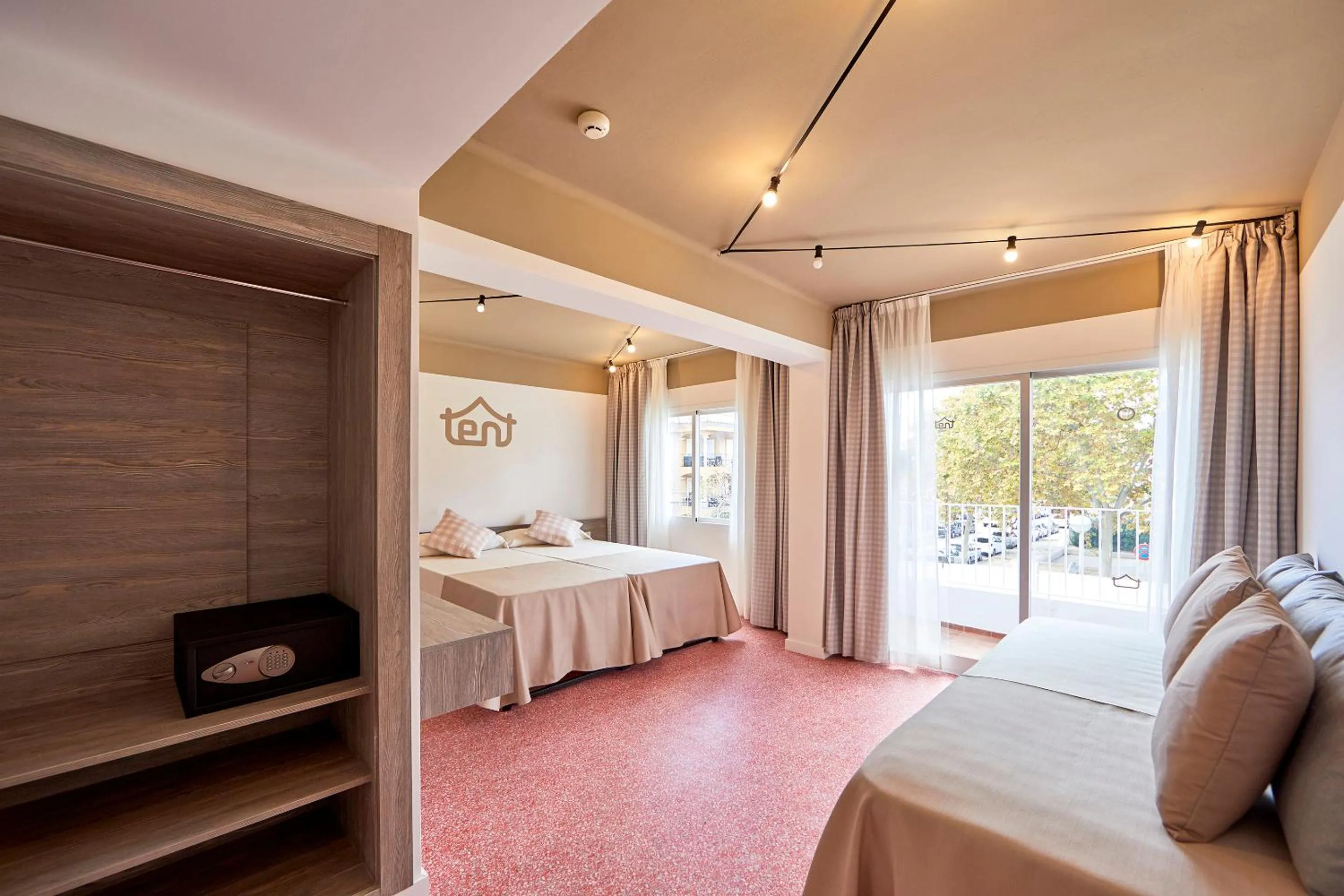 Bed in tent Playa de Palma