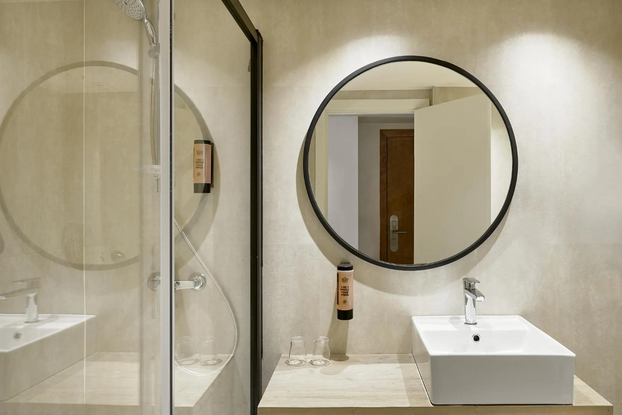 Shower in tent Capi Playa