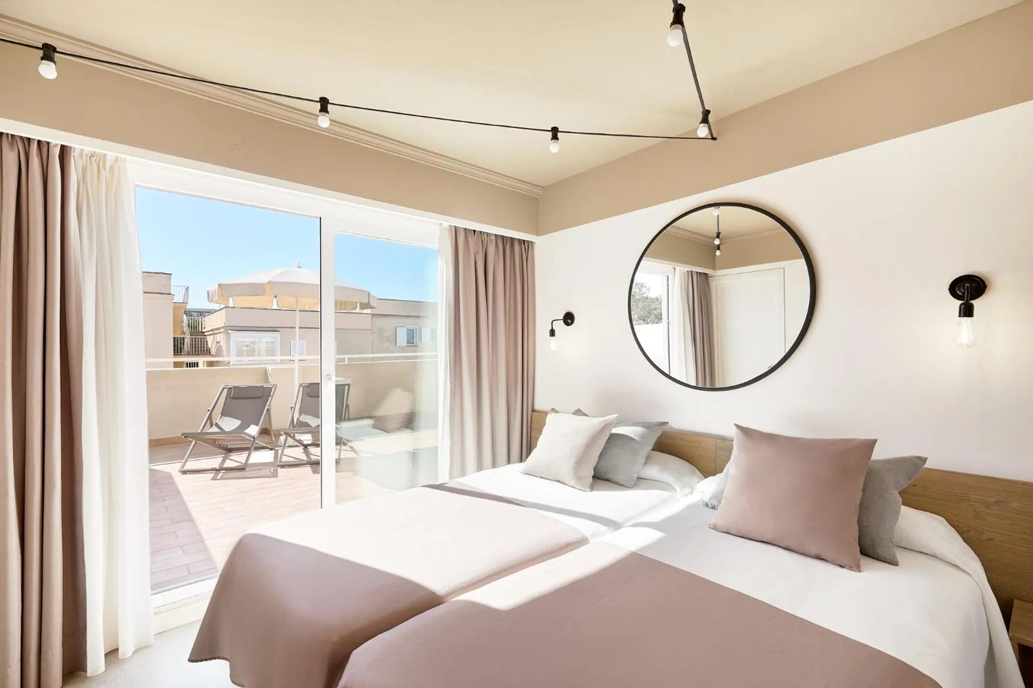 Bed in tent Capi Playa