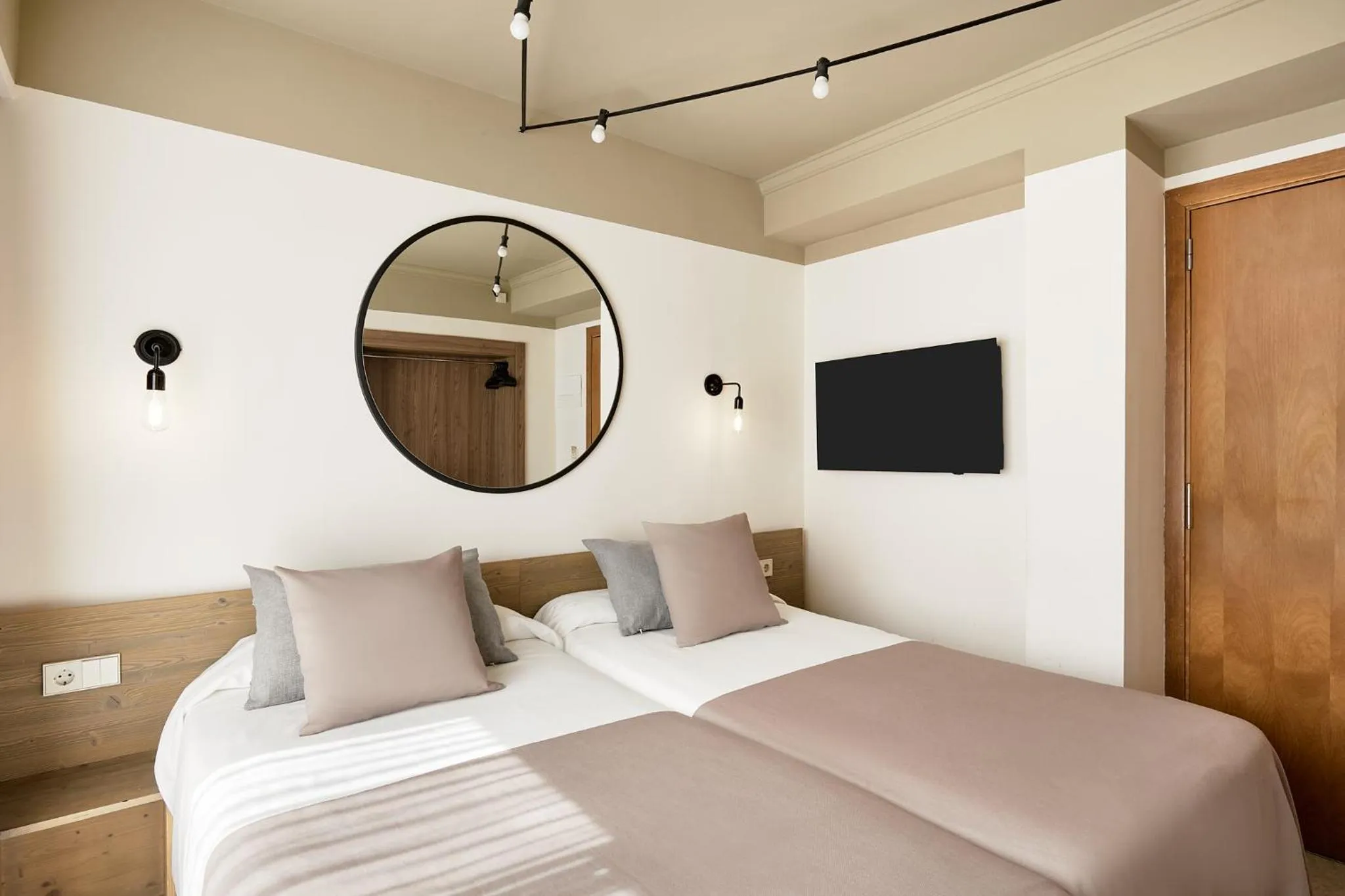 Bed in tent Capi Playa