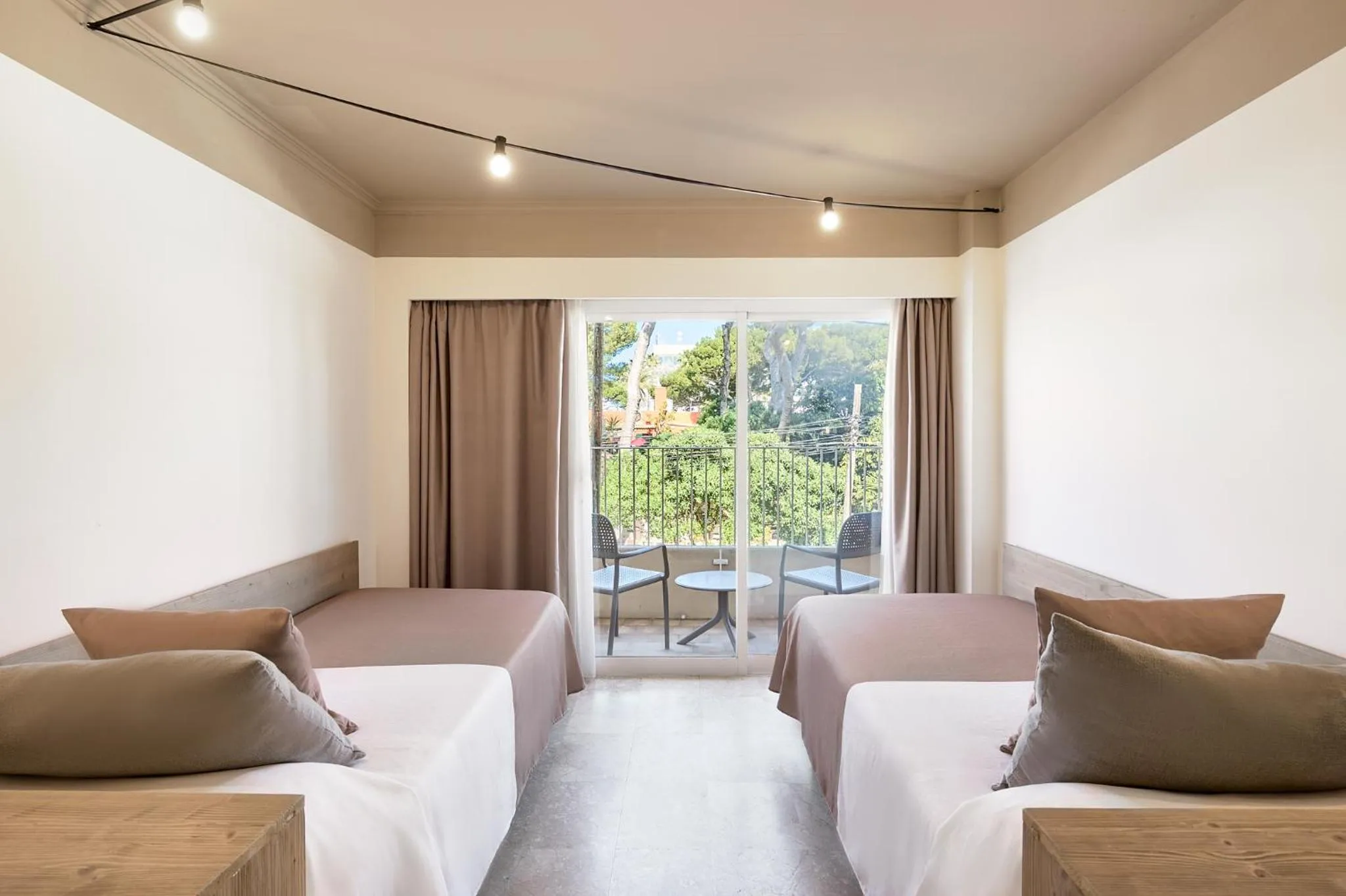 Bed in tent Capi Playa