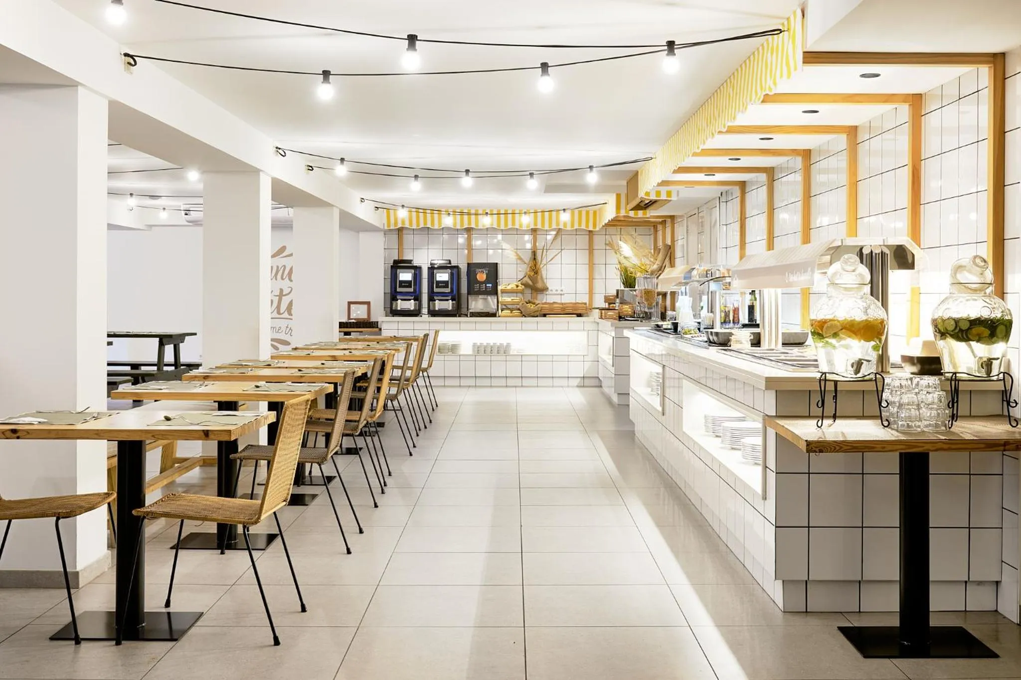 Restaurant/places to eat in tent Capi Playa