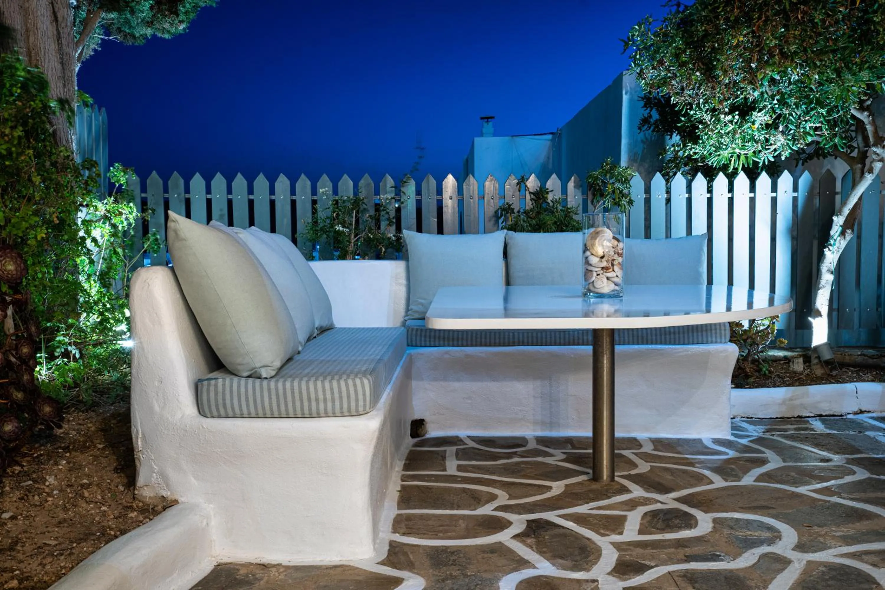 Restaurant/places to eat in Hotel Iris