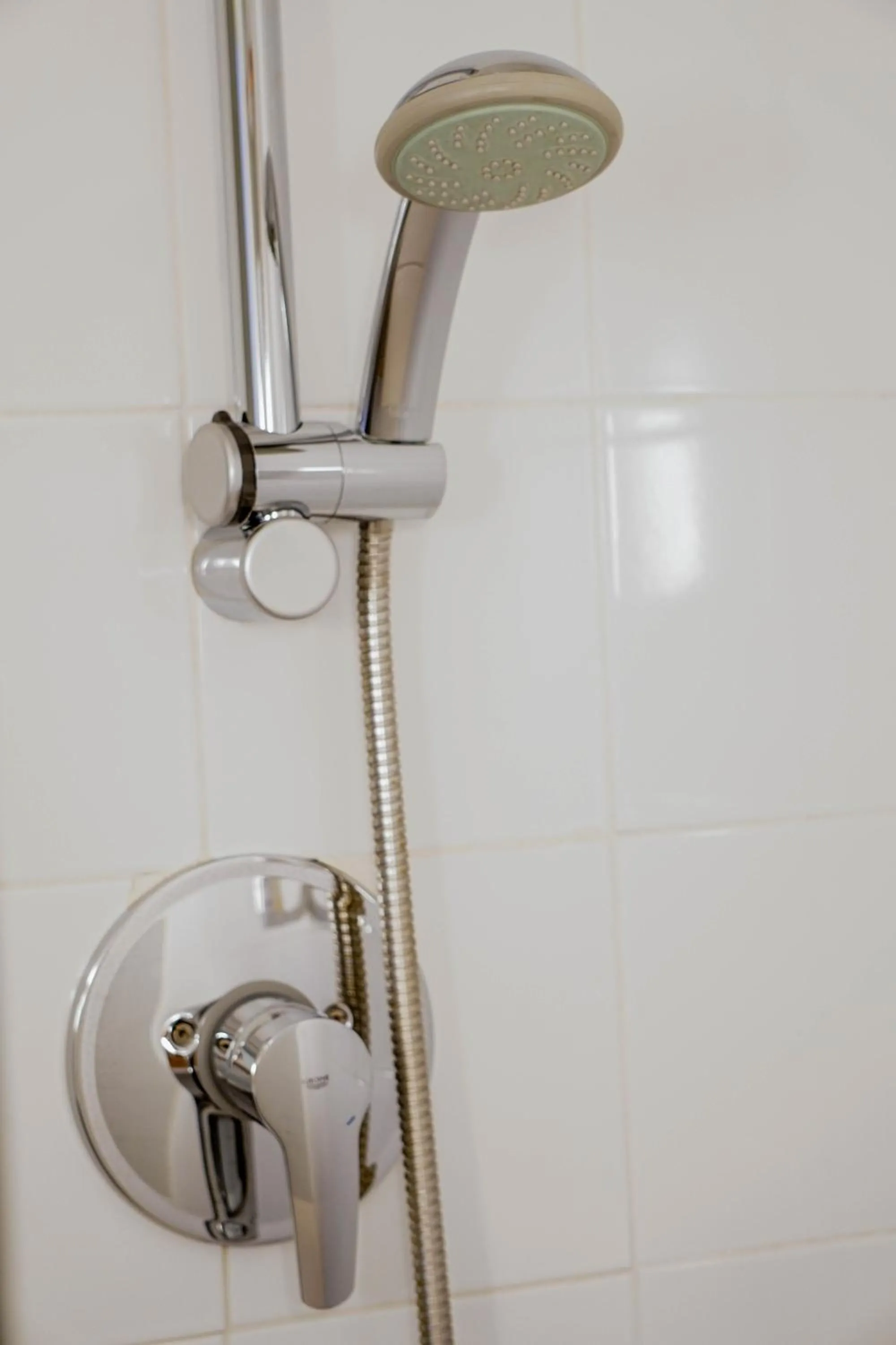 Shower in Ibis Budget Girona Costa Brava