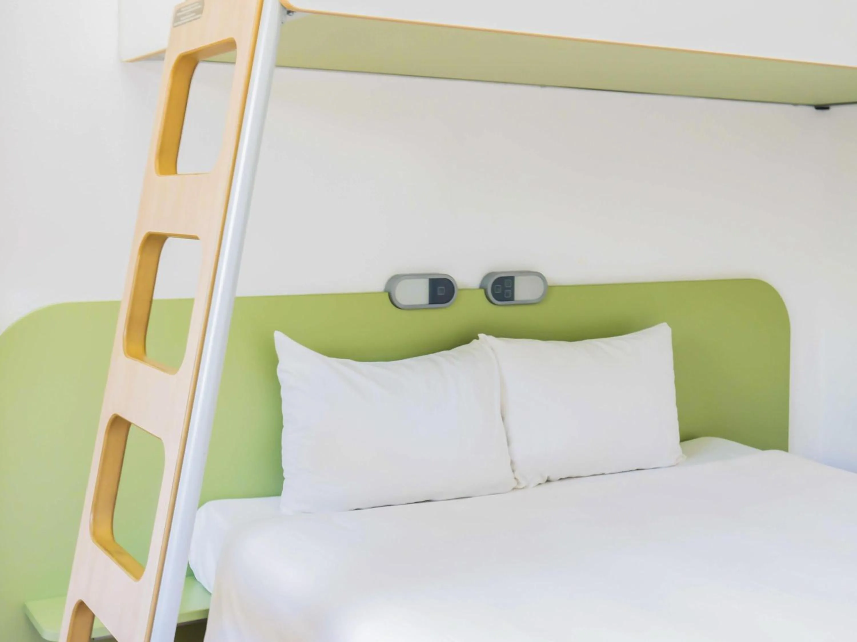Bedroom, Bed in Ibis Budget Girona Costa Brava