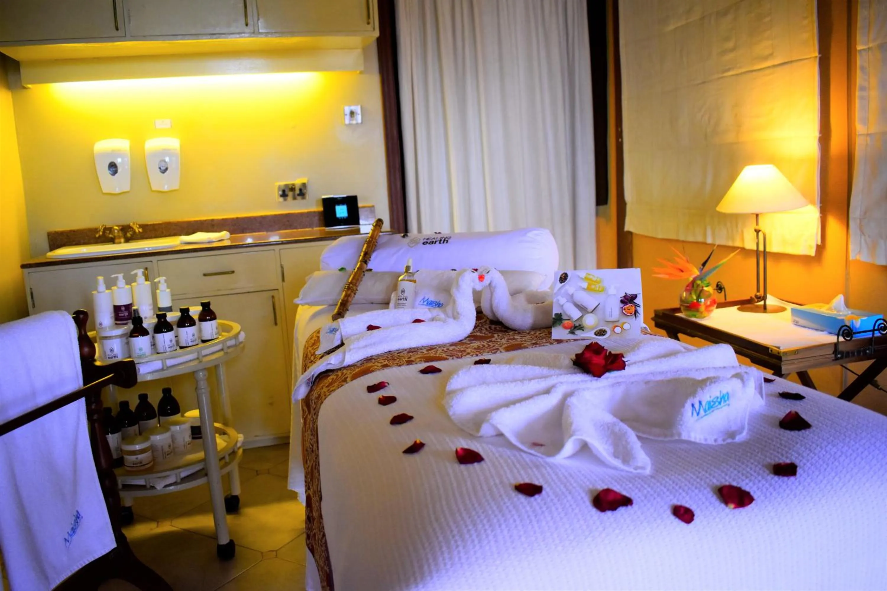 Massage, Bed in Lake Elmenteita Serena Camp