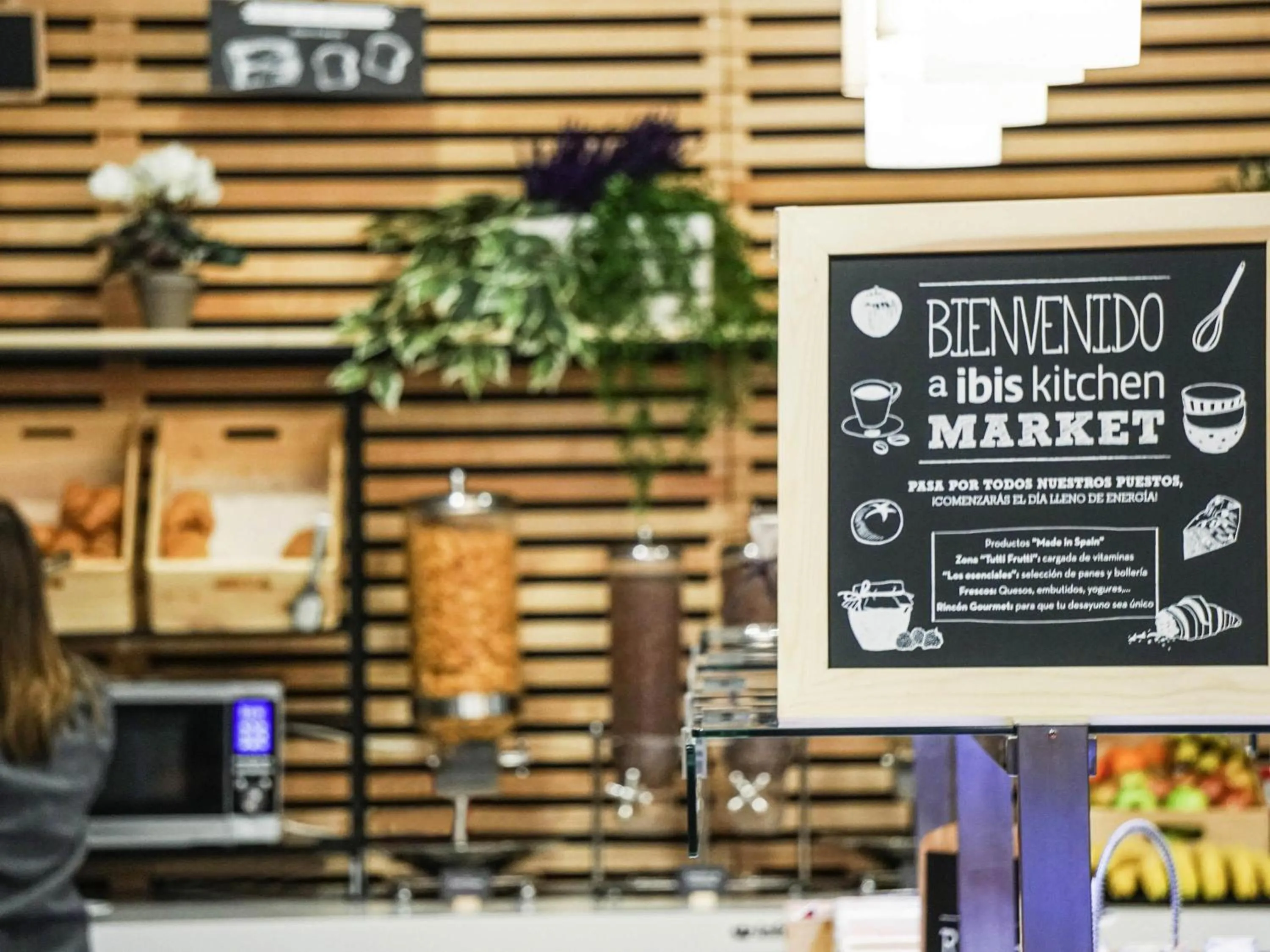 Restaurant/places to eat in Ibis Girona