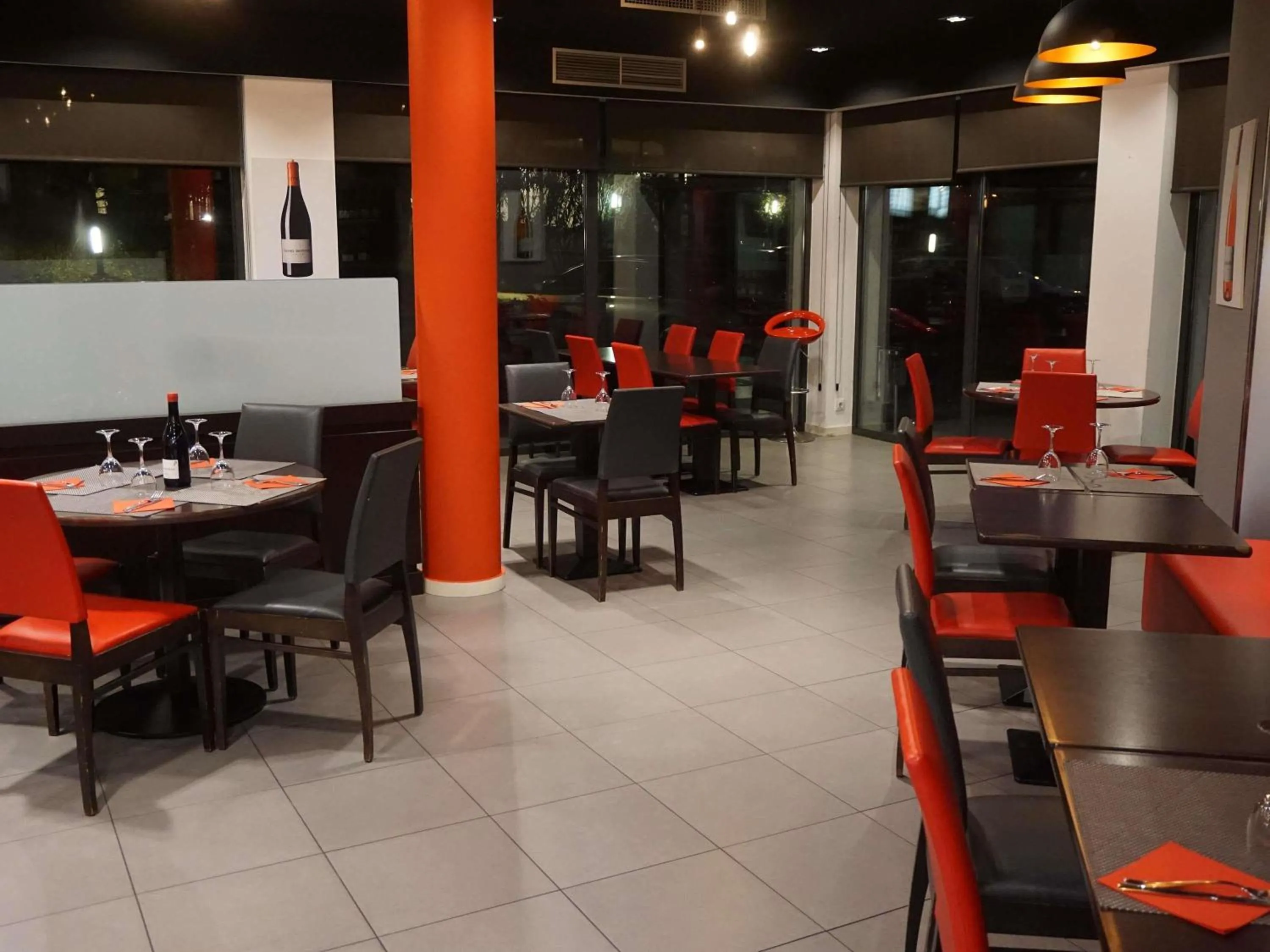 Restaurant/places to eat in Ibis Girona