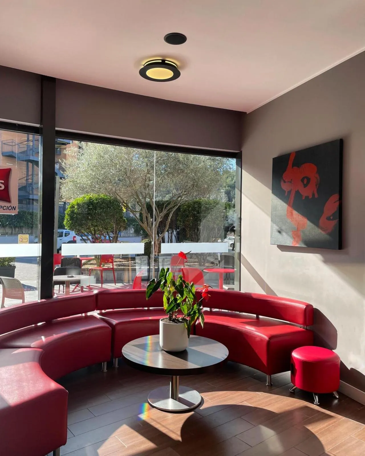 Lobby or reception in Ibis Girona