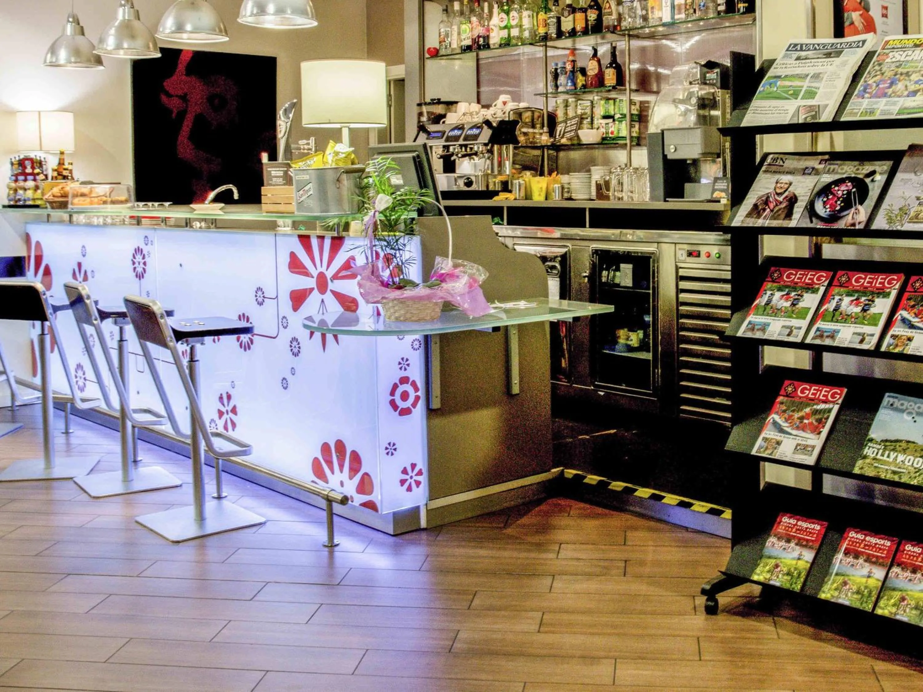 Restaurant/places to eat in Ibis Girona