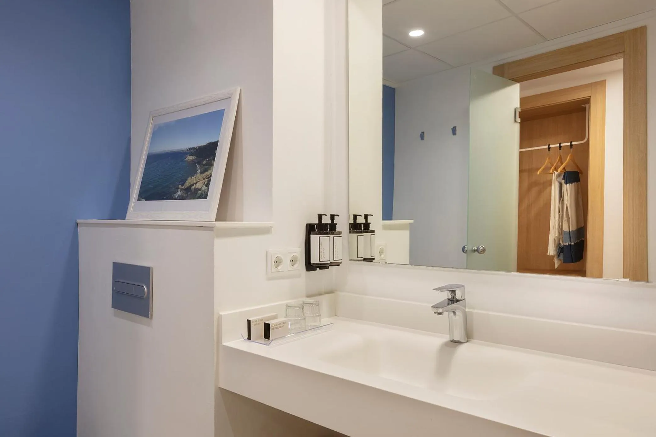 Bathroom in Hotel Cala Font