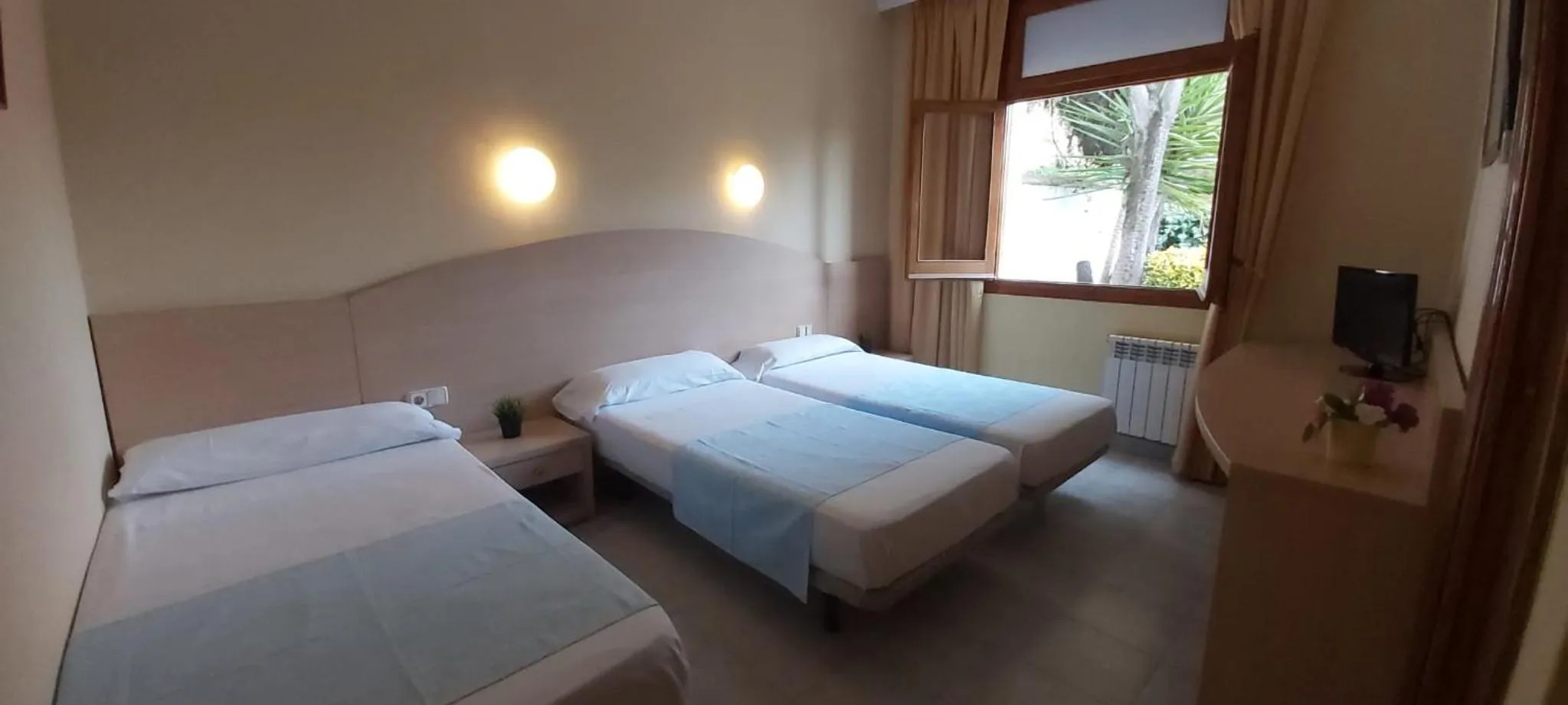 Bed in Hotel Bonsol ADULTS ONLY