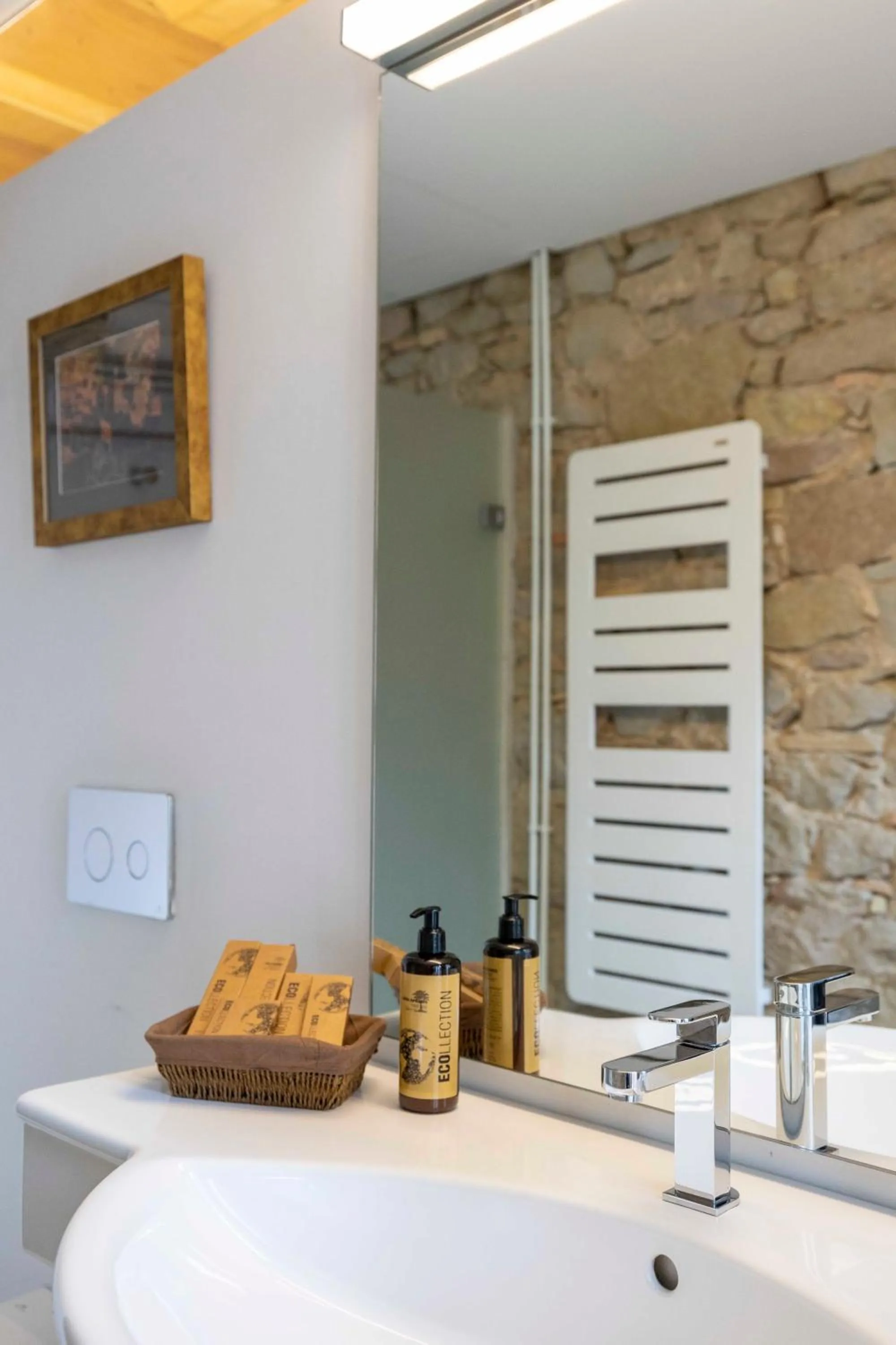 Bathroom in Hotel La Freixera