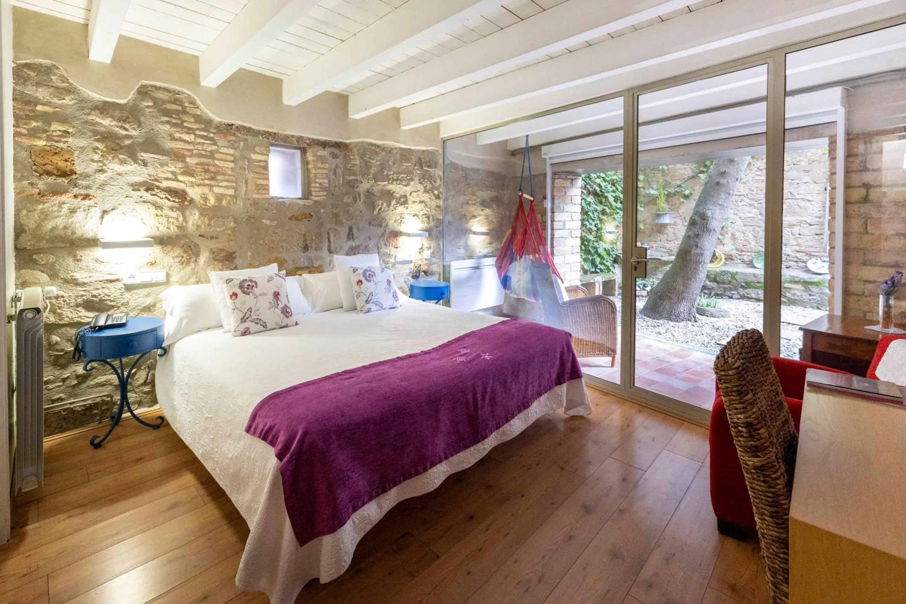 Bedroom, Bed in Hotel La Freixera