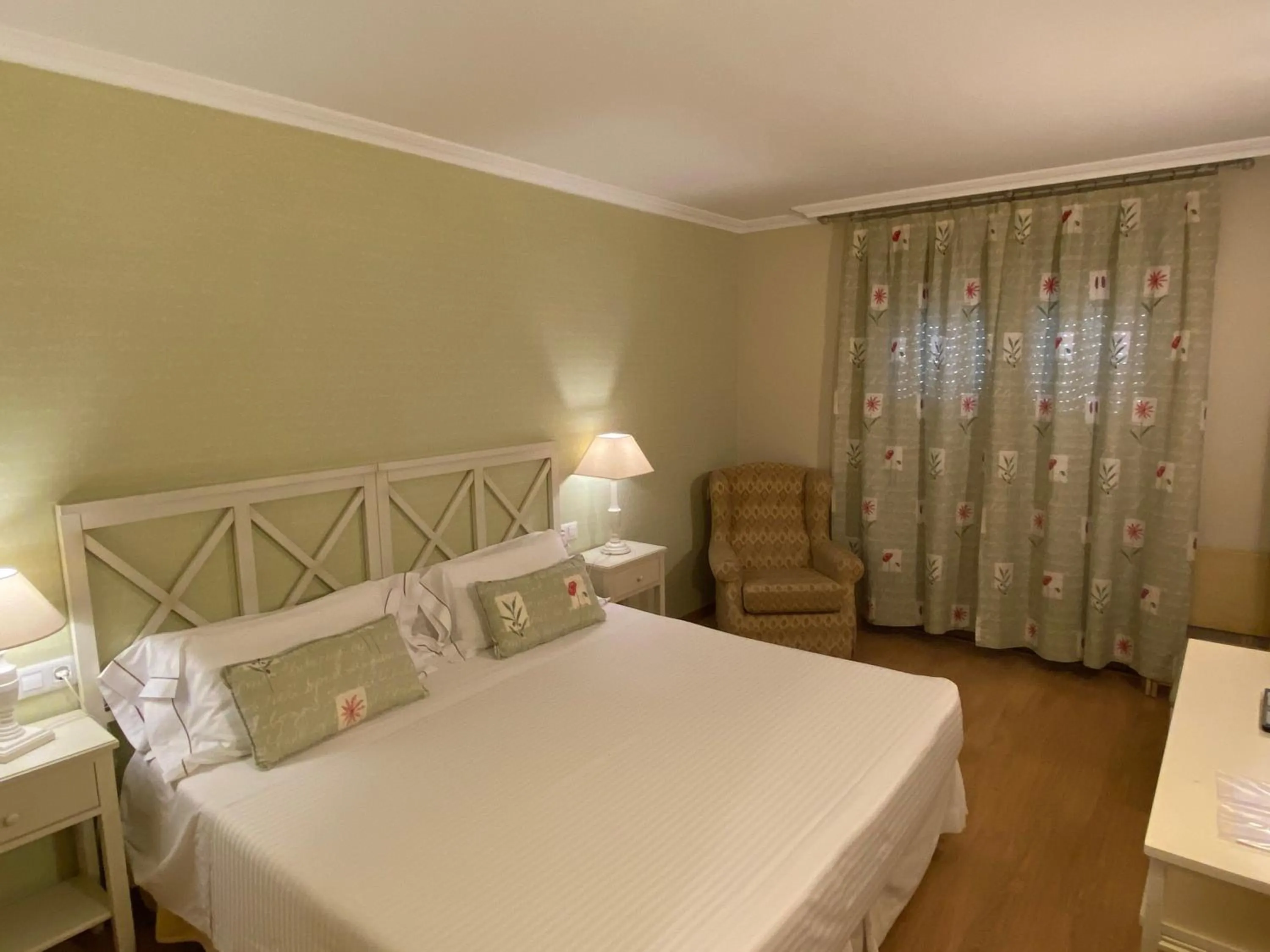 Photo of the whole room, Bed in Posada El Corcal de Liébana