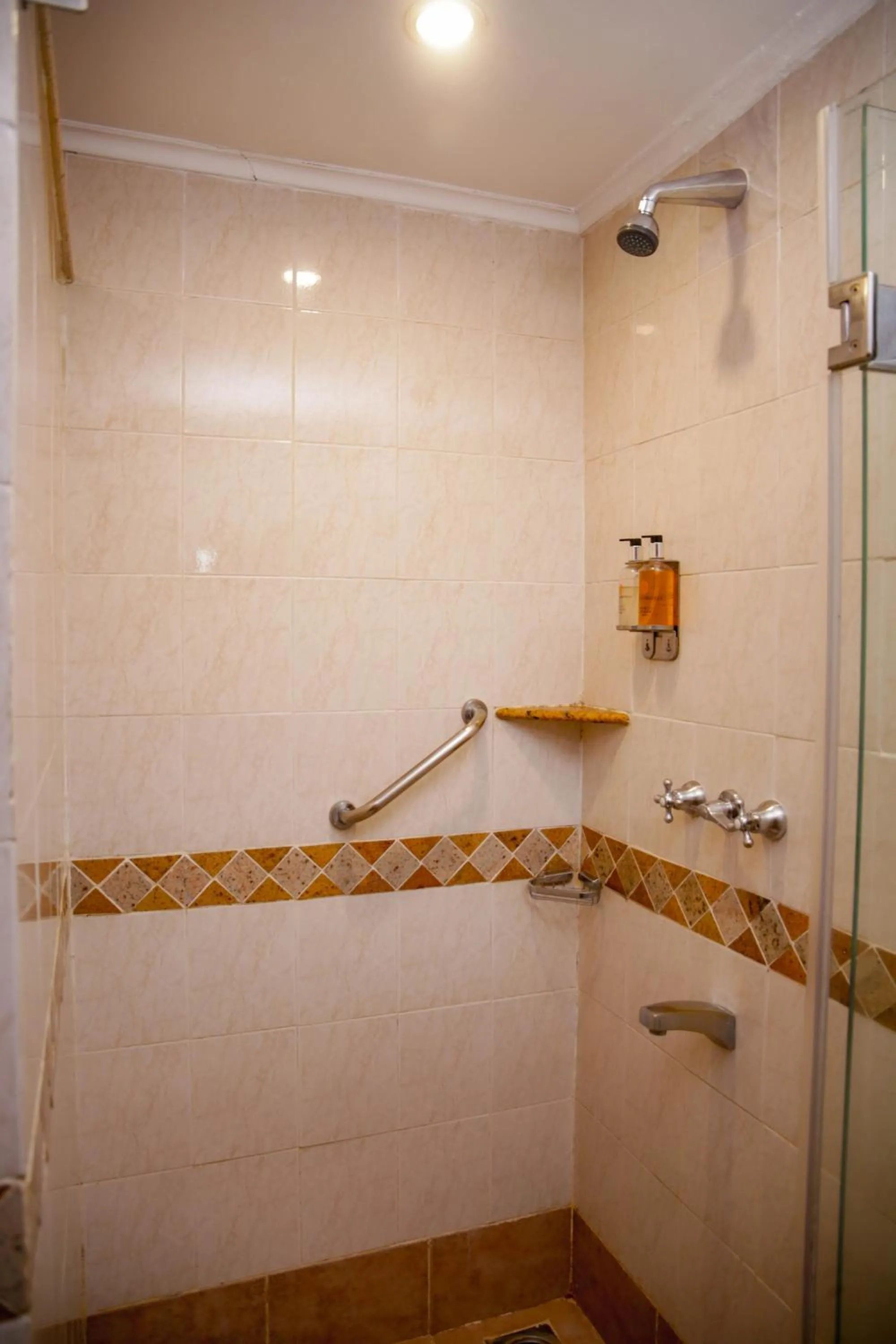 Shower in Kilaguni Serena Safari Lodge