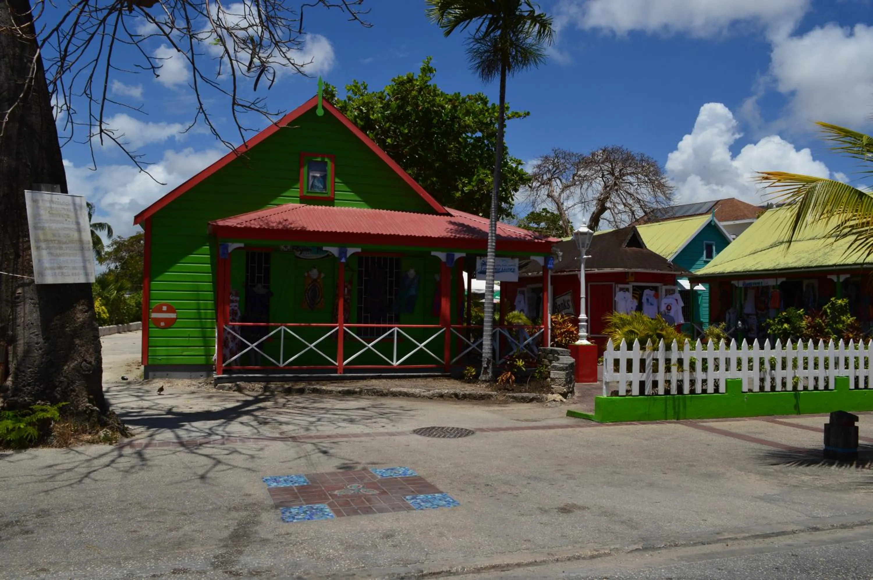 Shopping Area in Tropical Gecko Studio - Sweet Jewel Apartments