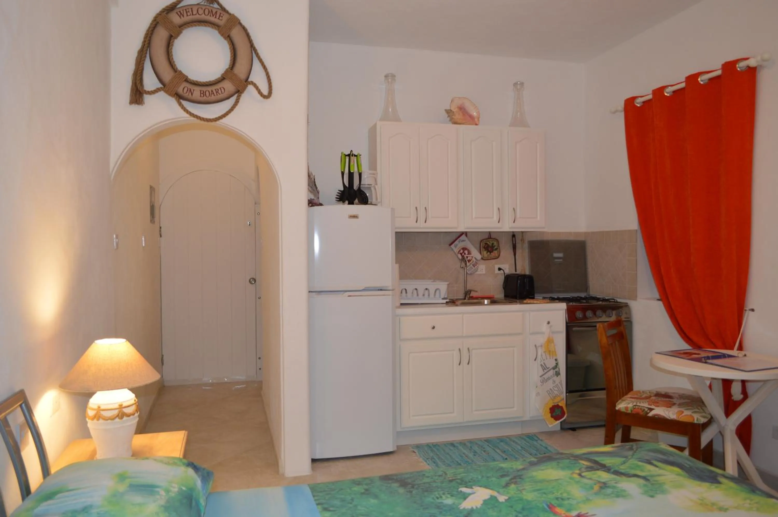 Kitchen or kitchenette in Tropical Gecko Studio - Sweet Jewel Apartments