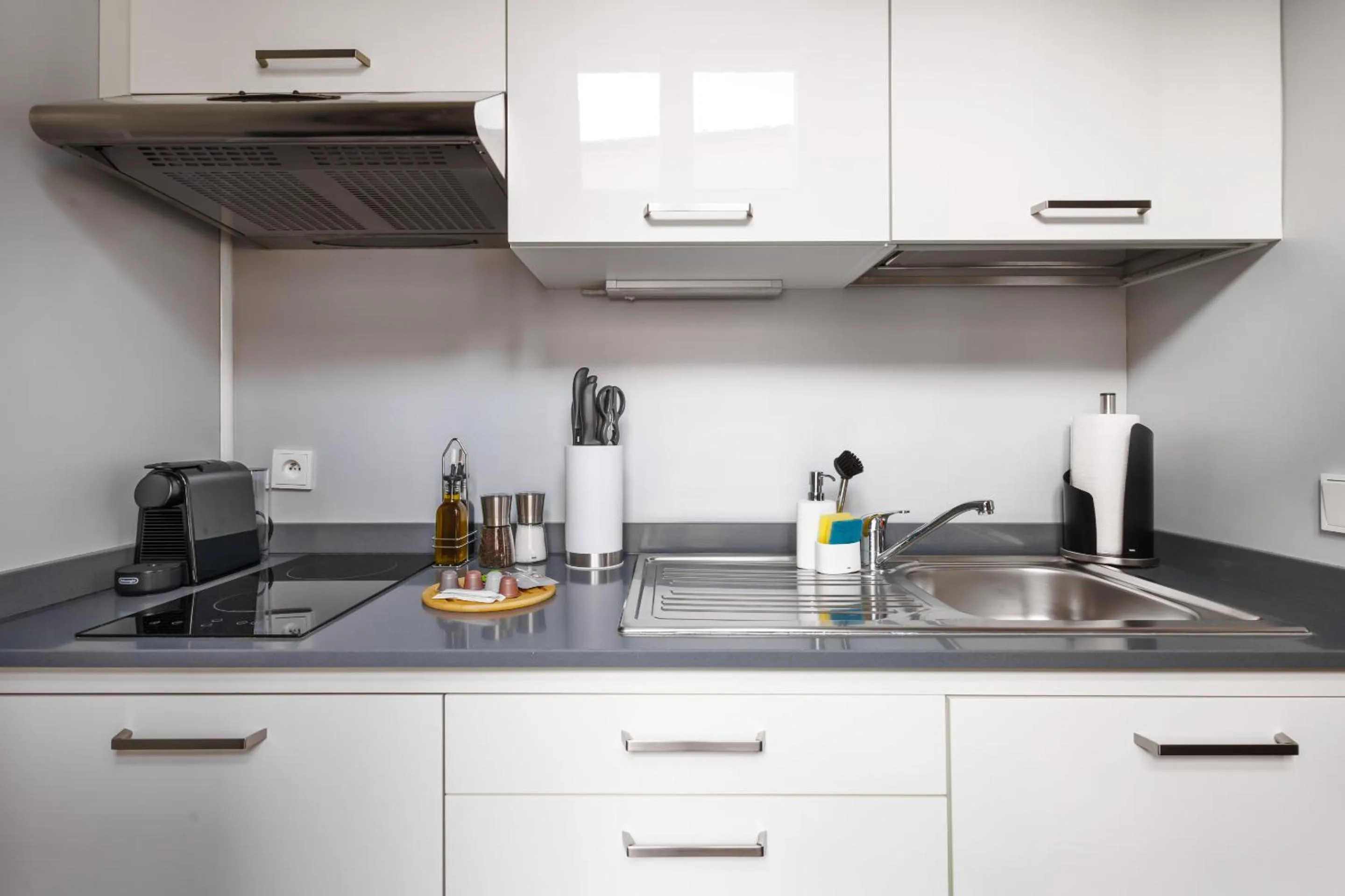 Kitchen or kitchenette in Limehome Prague Halkova