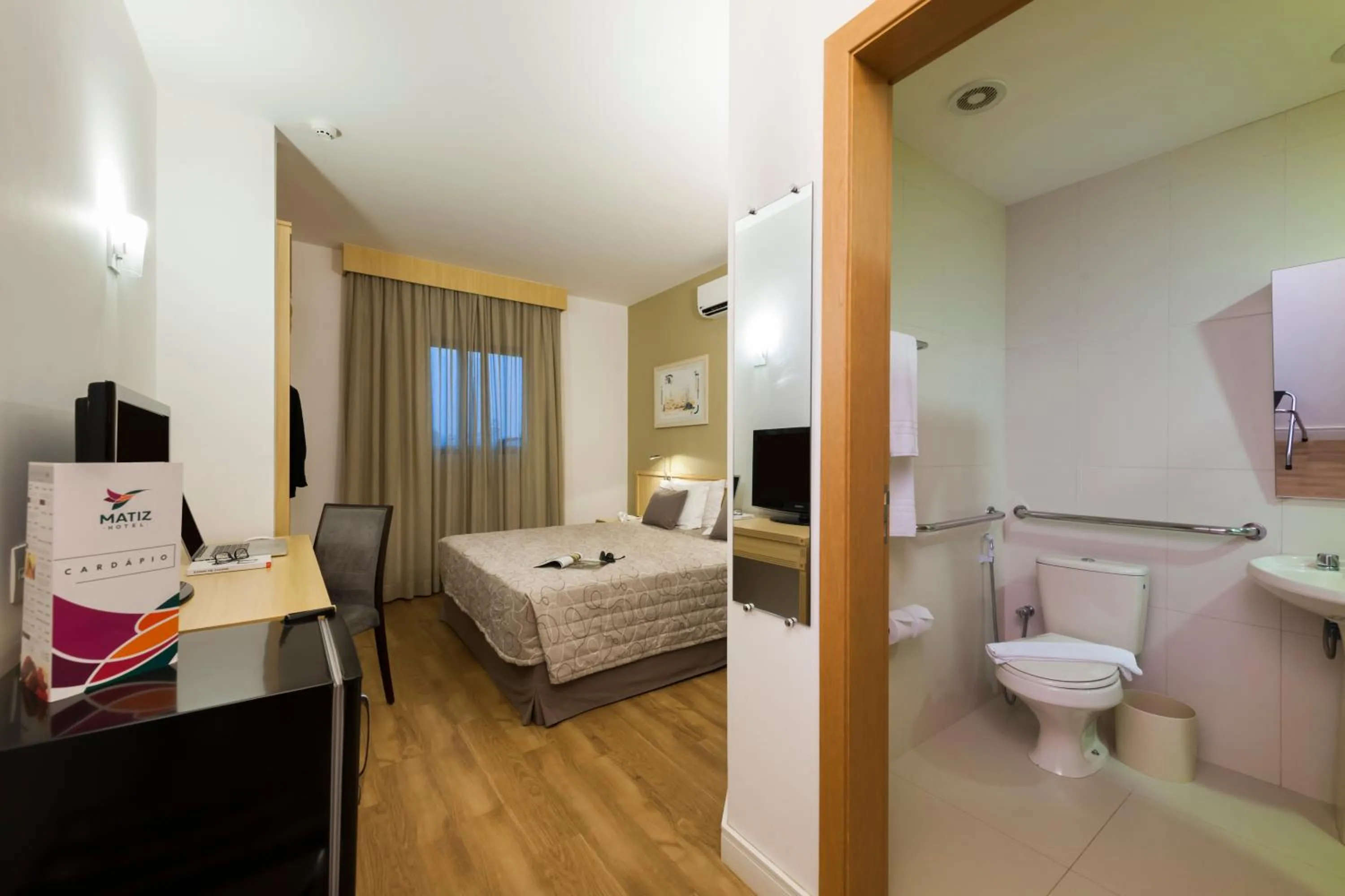 Photo of the whole room, Bed in Matiz Jaguariúna