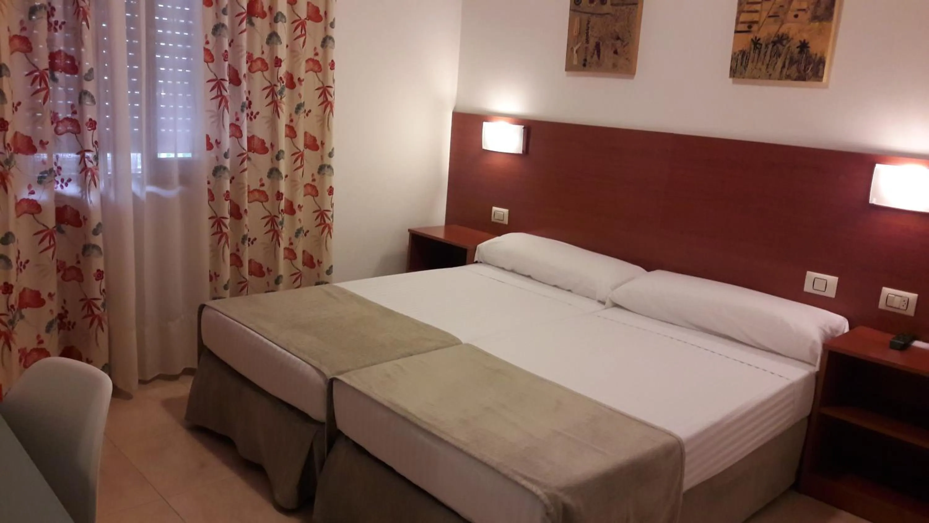 Bedroom, Bed in Hotel Torres Touriño