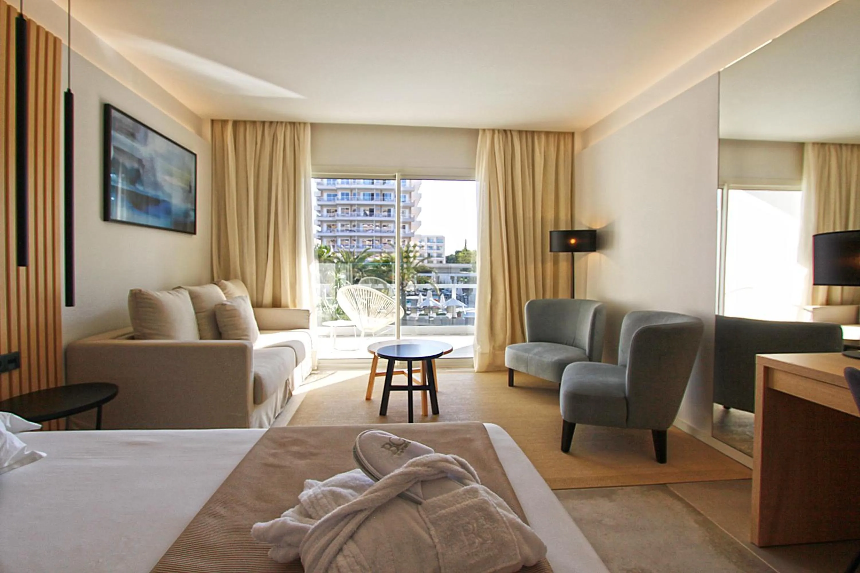 Photo of the whole room, Bed in BG Caballero