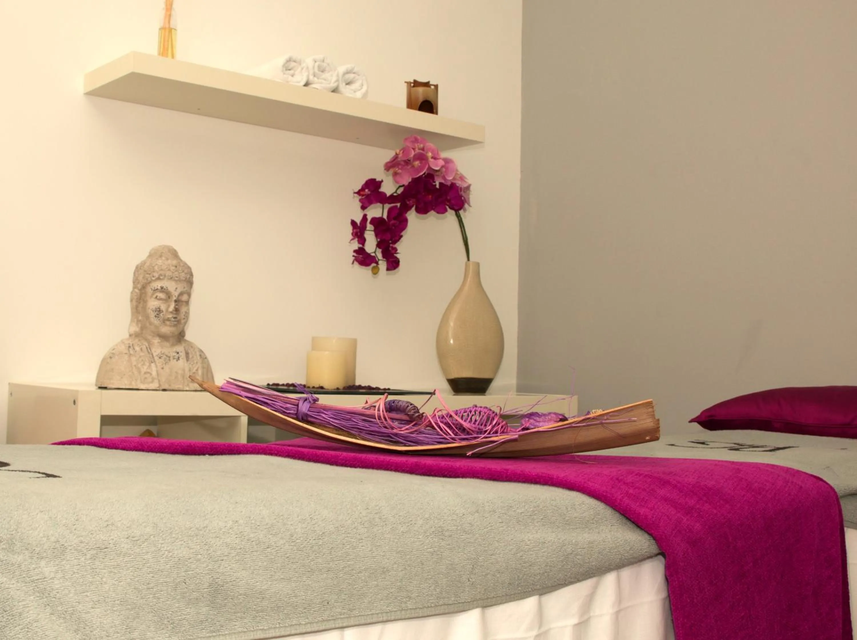 Massage, Bed in BG Caballero