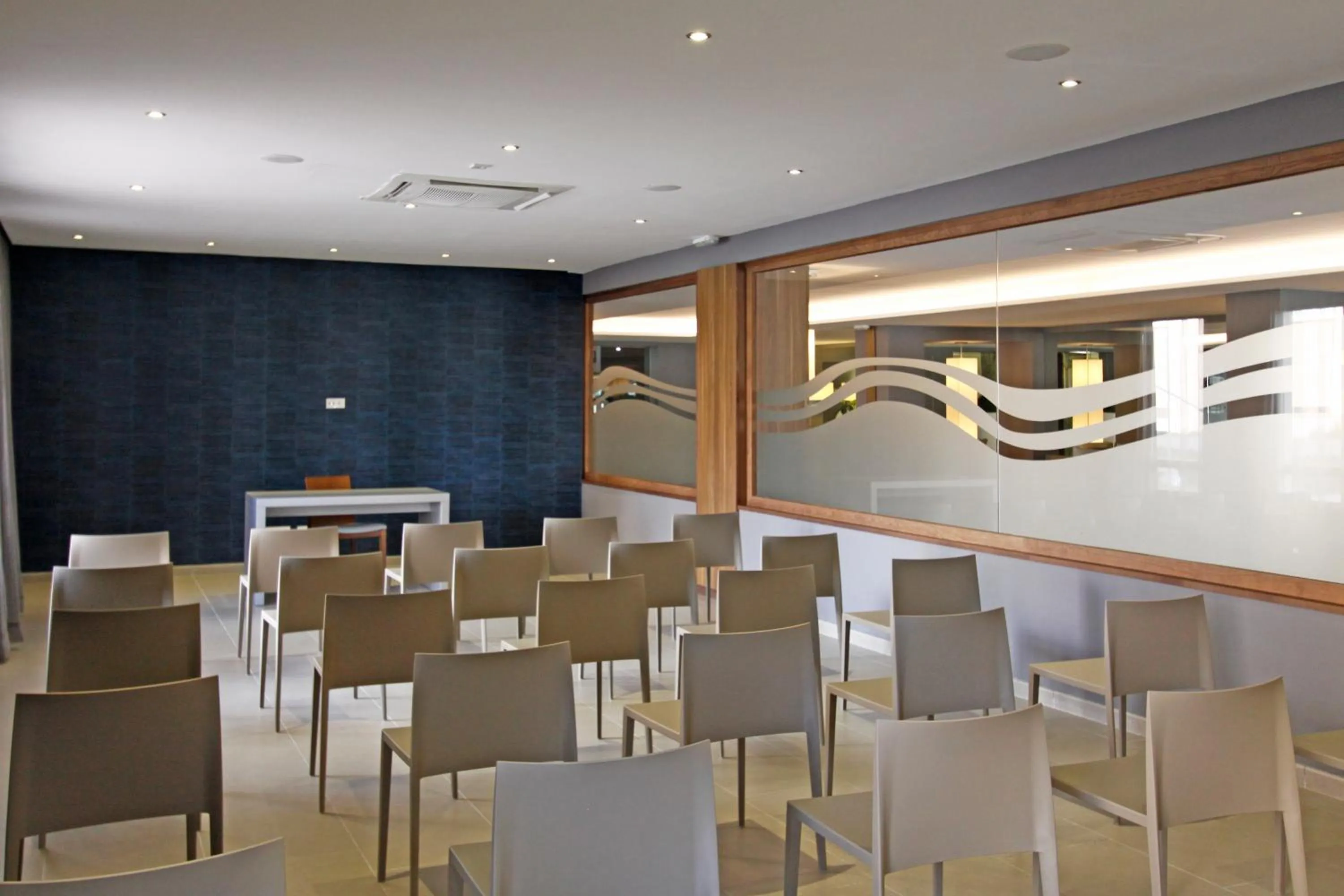 Business facilities in BG Caballero