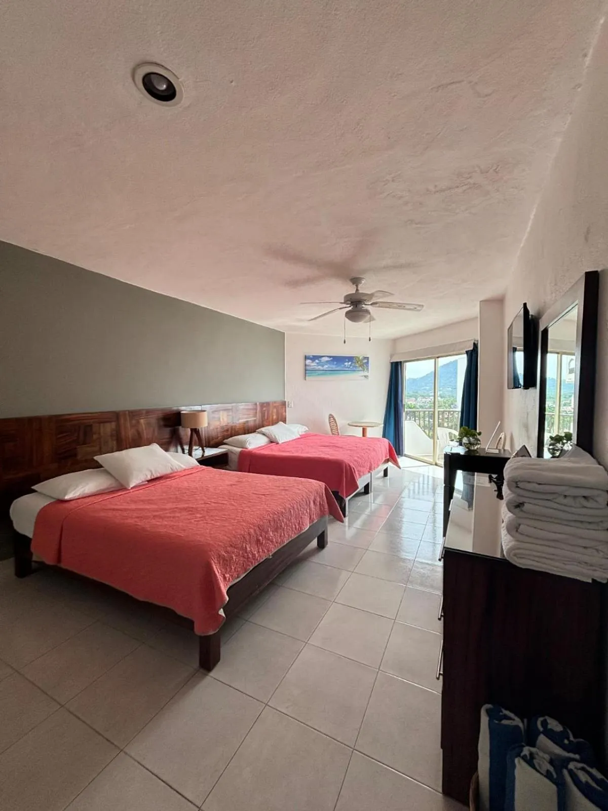 Bed in ENNA INN IXTAPA HABITACIóN VISTA AL MAR