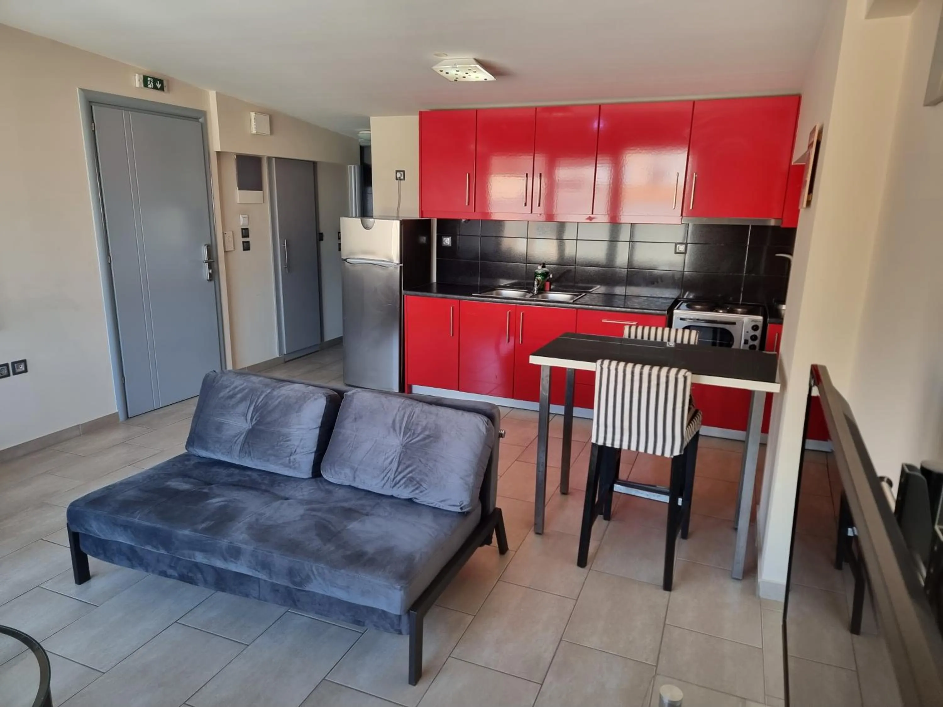 Kitchen or kitchenette in roomotel