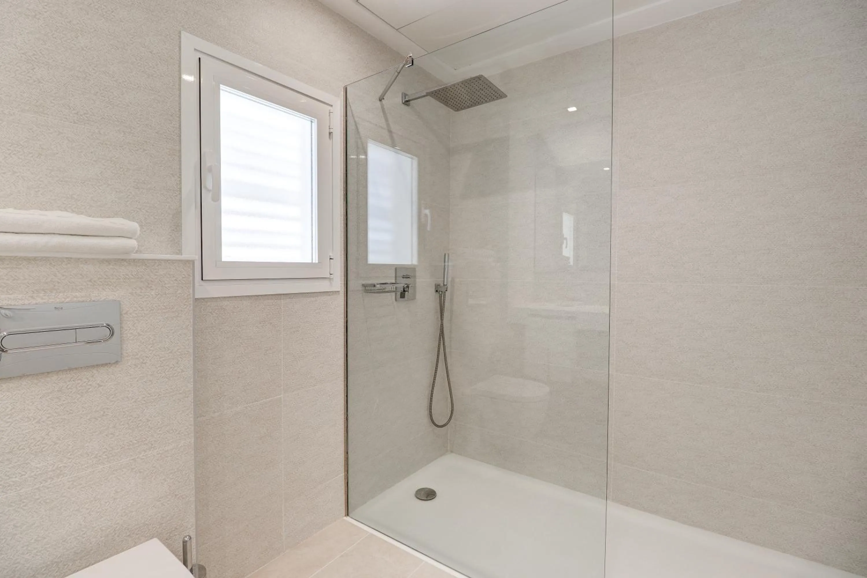 Toilet in Hotel Illa d'Or & Club Apts 4* Sup