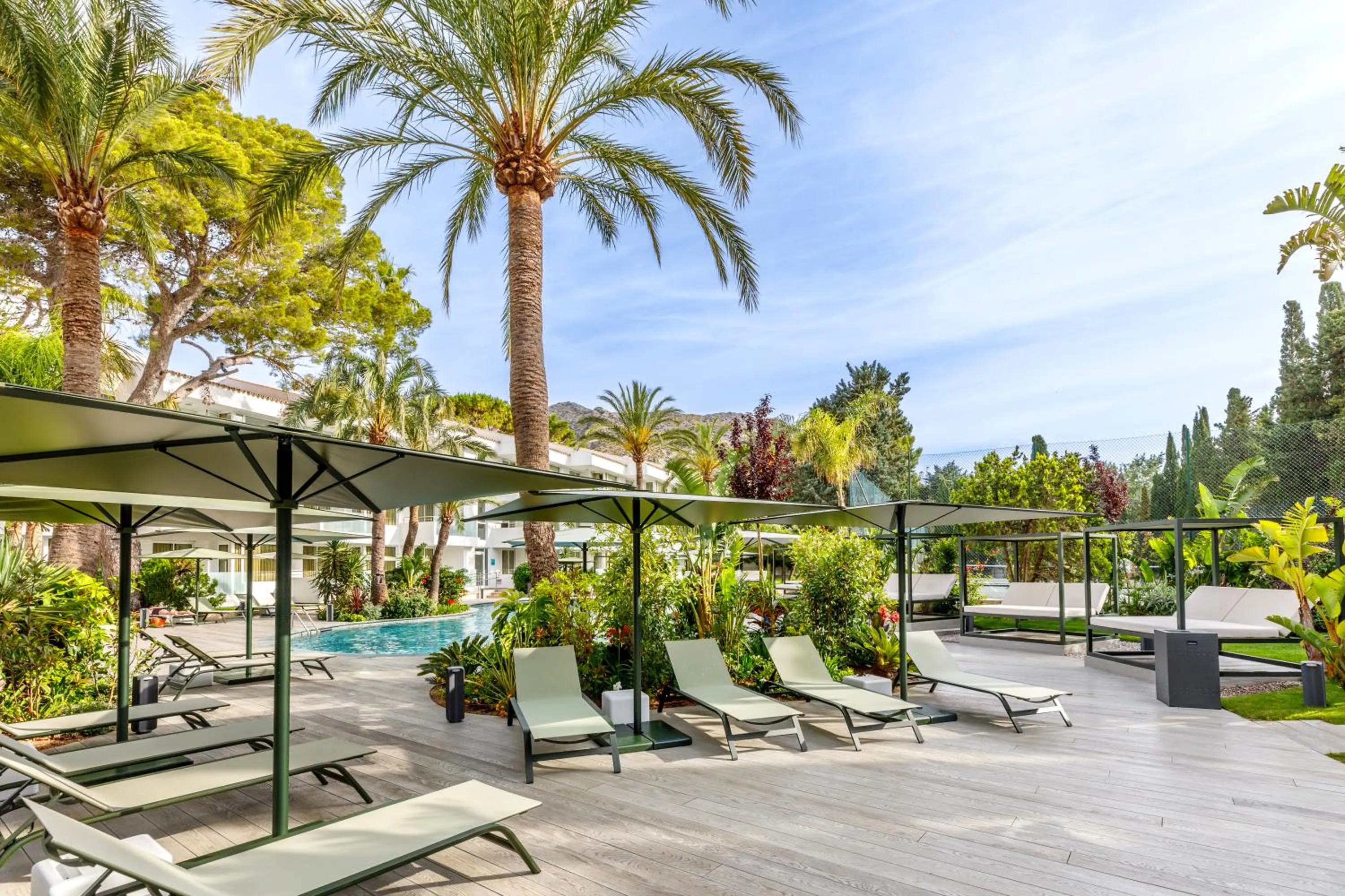 Garden view in Hotel Illa d'Or & Club Apts 4* Sup