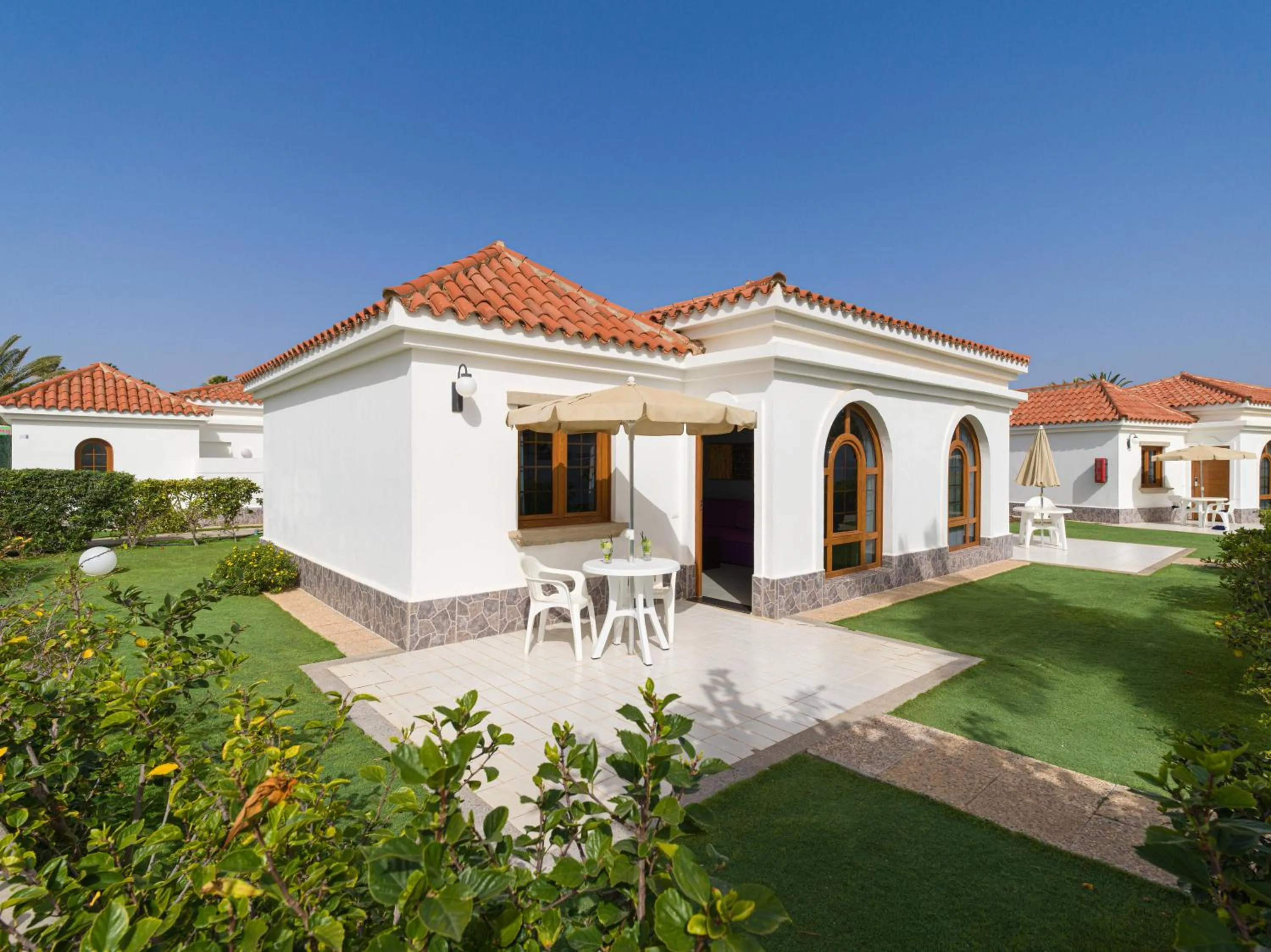 Property building in eó Suite Hotel Jardin Dorado