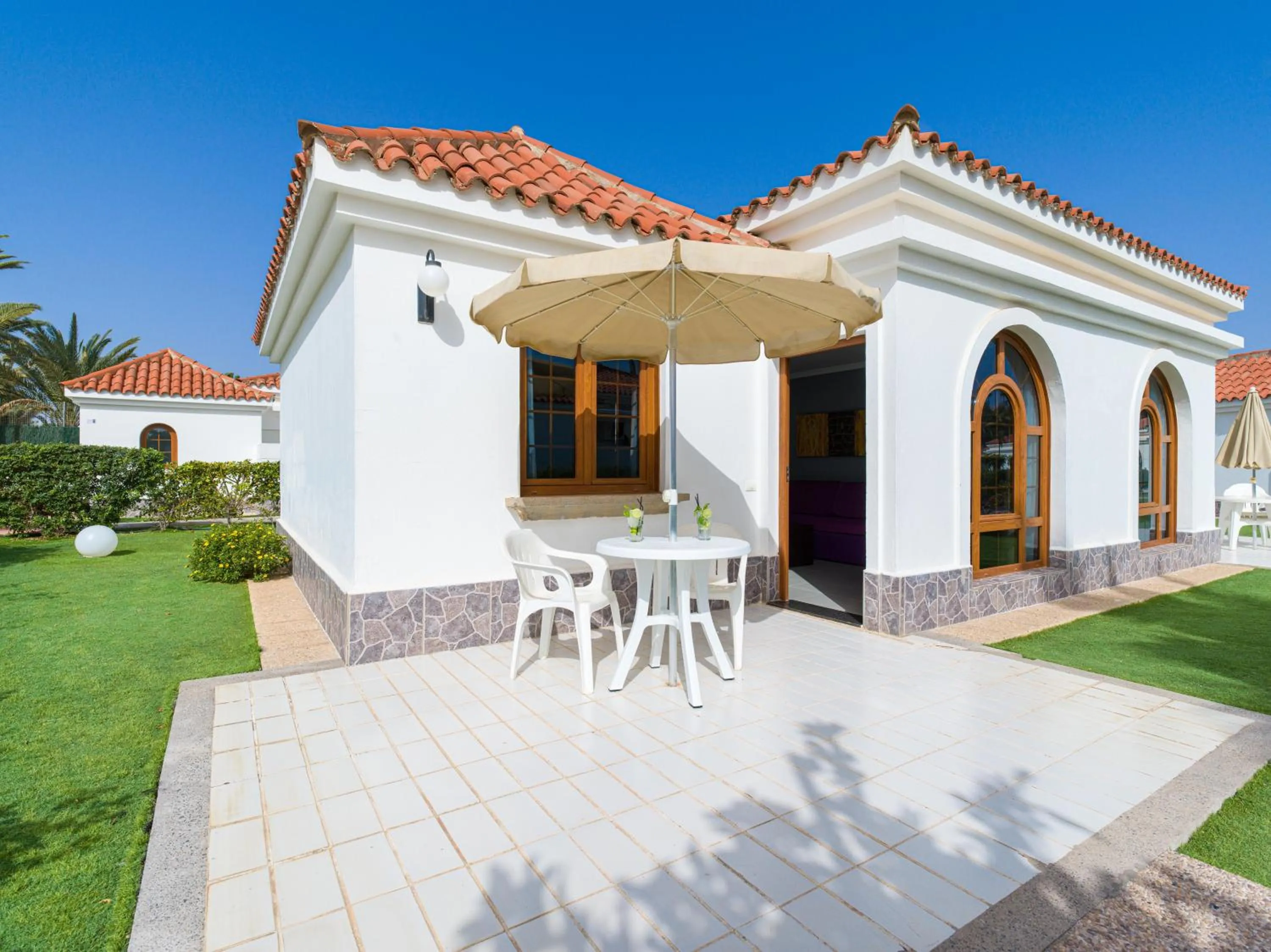 Property building in eó Suite Hotel Jardin Dorado