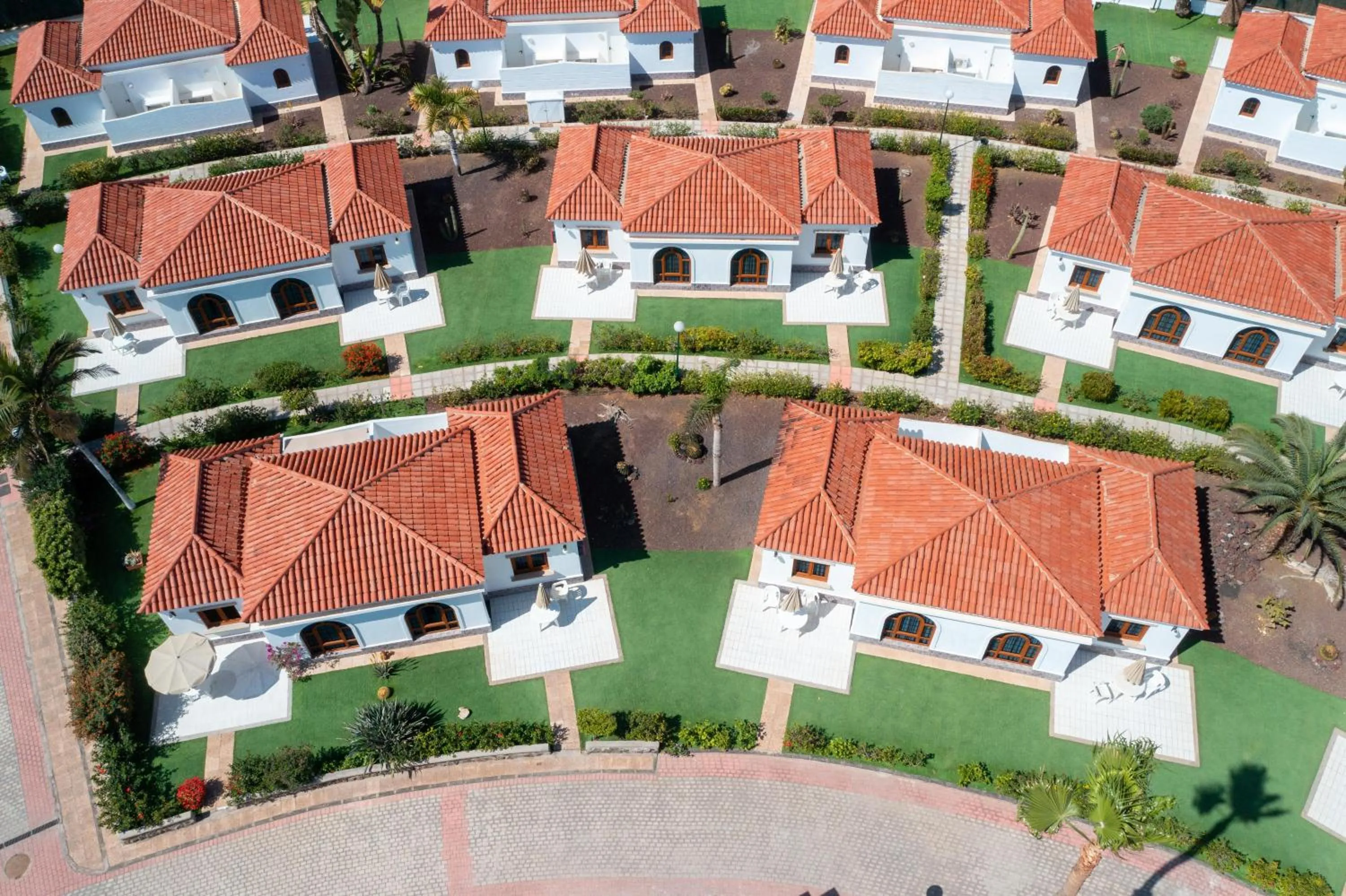 Property building in eó Suite Hotel Jardin Dorado