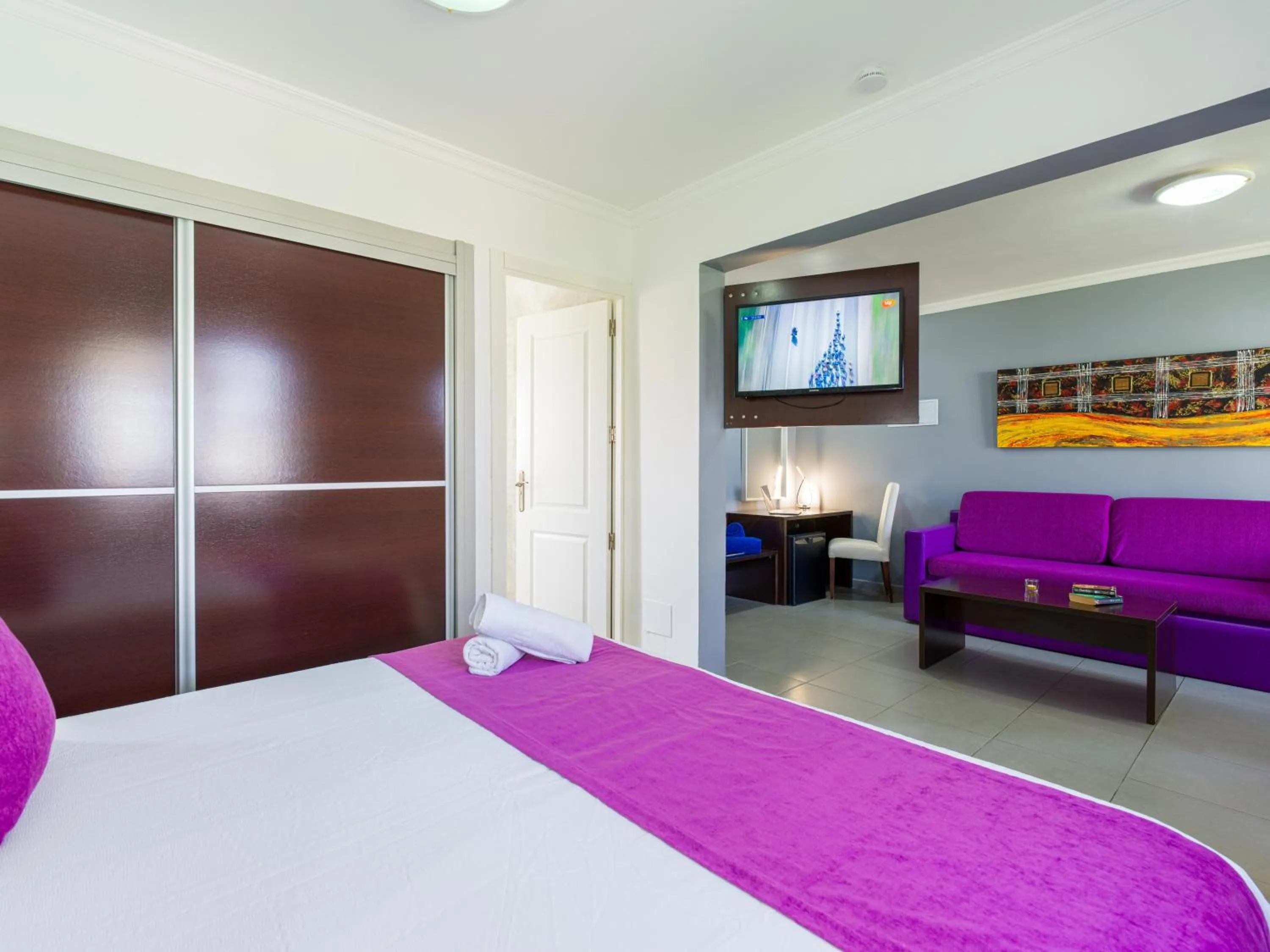 Photo of the whole room, Bed in eó Suite Hotel Jardin Dorado