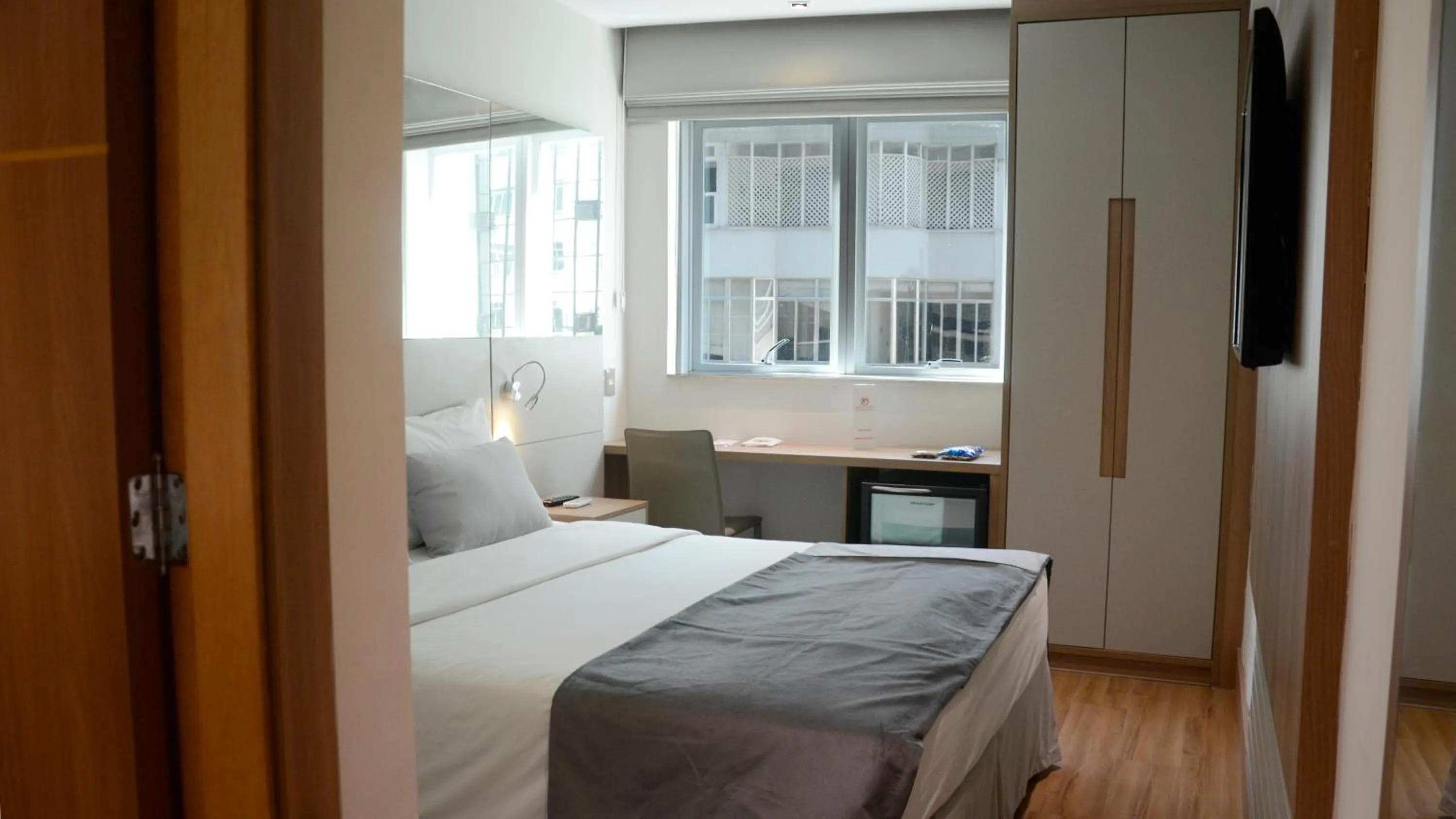 Bedroom, Bed in Hotel Atlântico Travel Copacabana