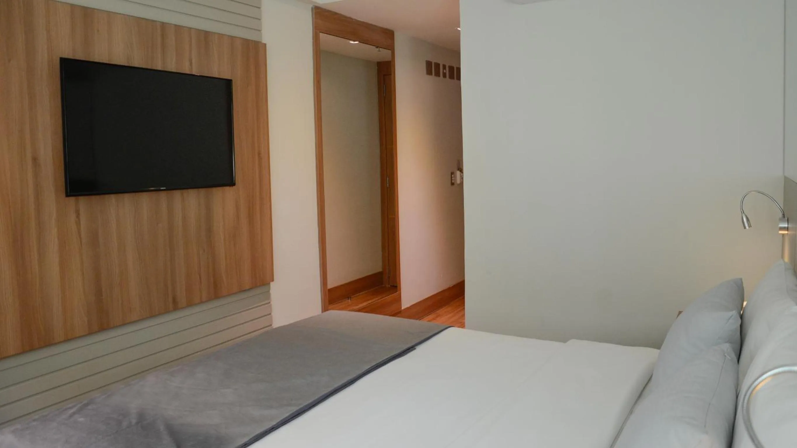 Bedroom, Bed in Hotel Atlântico Travel Copacabana