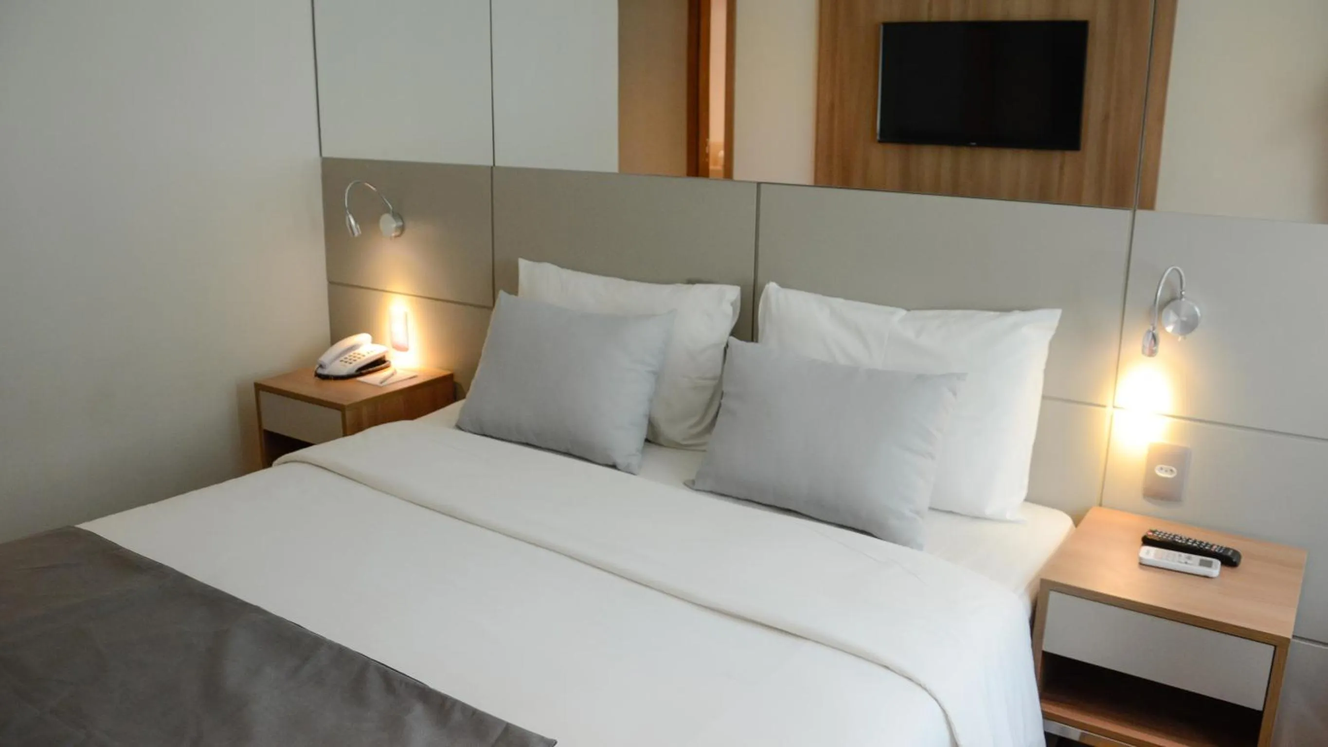 Bedroom, Bed in Hotel Atlântico Travel Copacabana